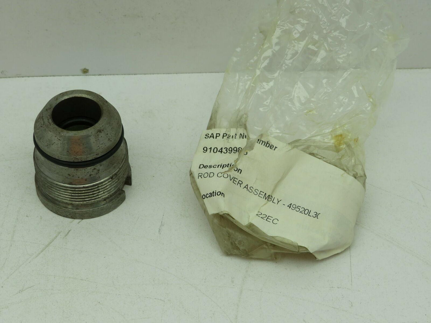 Nissan 49520L3000 Forklift Piston Rod Cover Assy