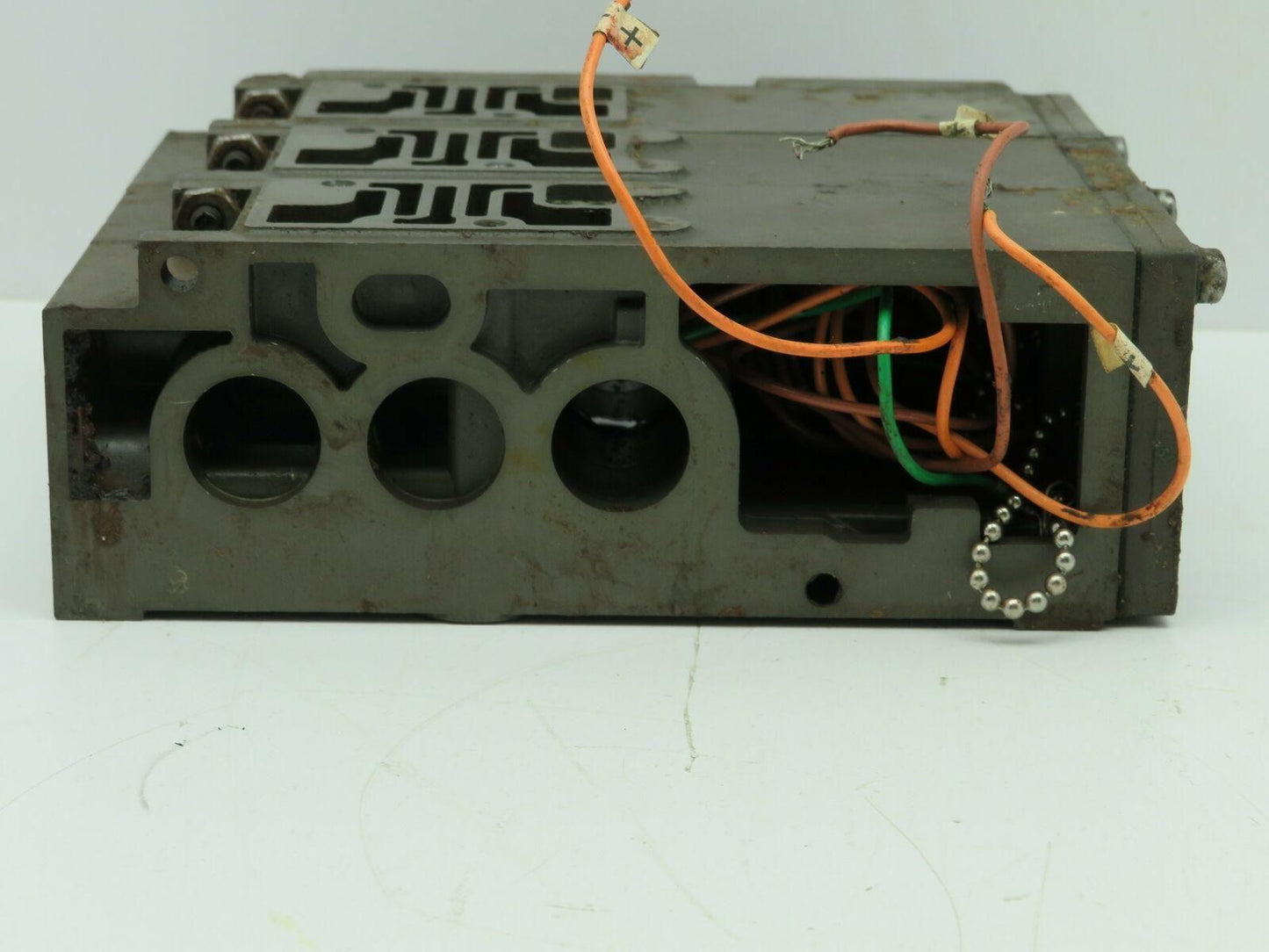 Numatics Mark 15 FlexiBlok 3 Manifold Block Base Assembly with End Plate 1/4 NPT