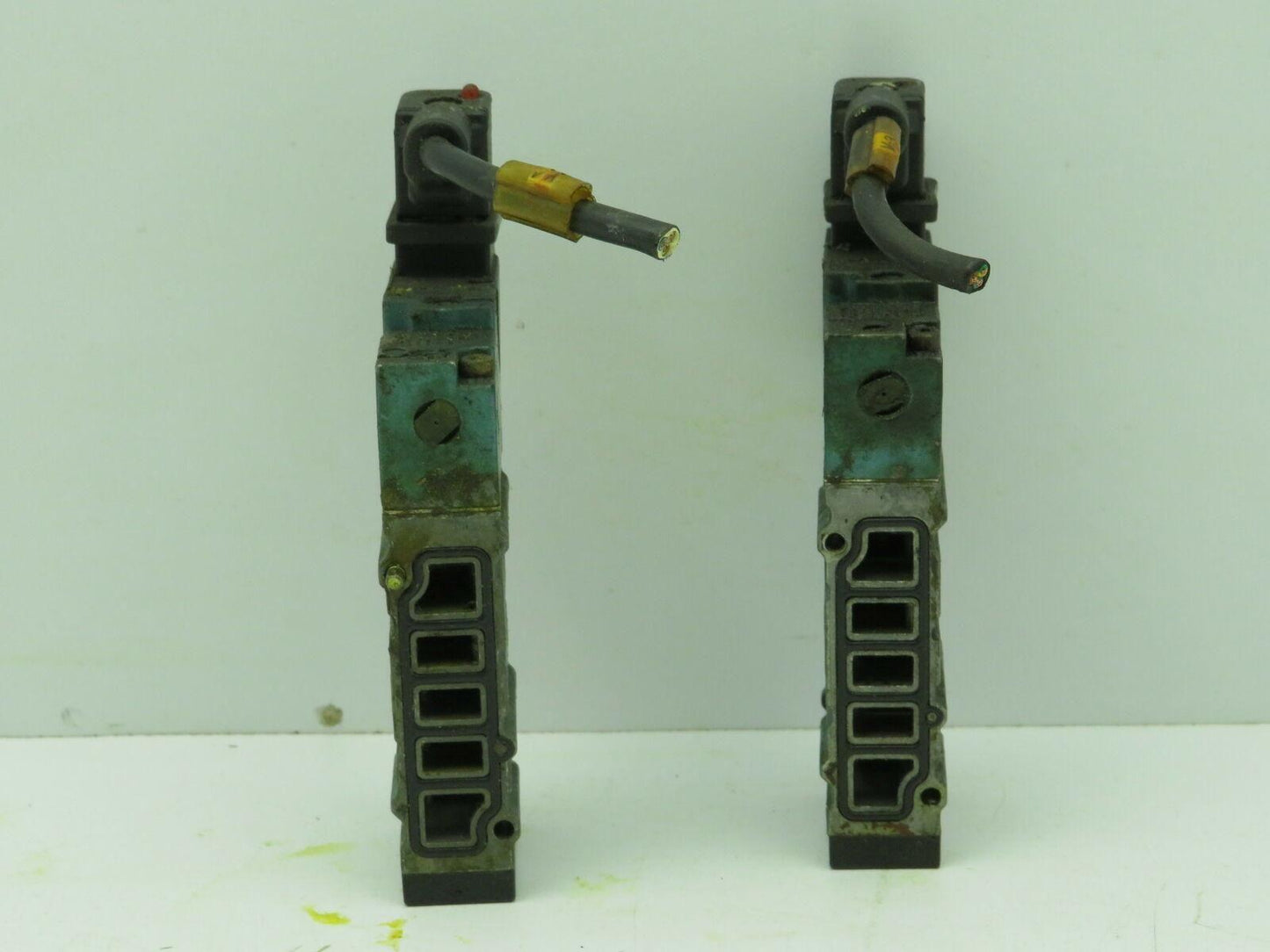 Mac 413A-00A-DM-DDAJ-2KJ Solenoid Valve DMB-DDAJ-2KJ 24VDC 5.4W 150PSI Lot of 2
