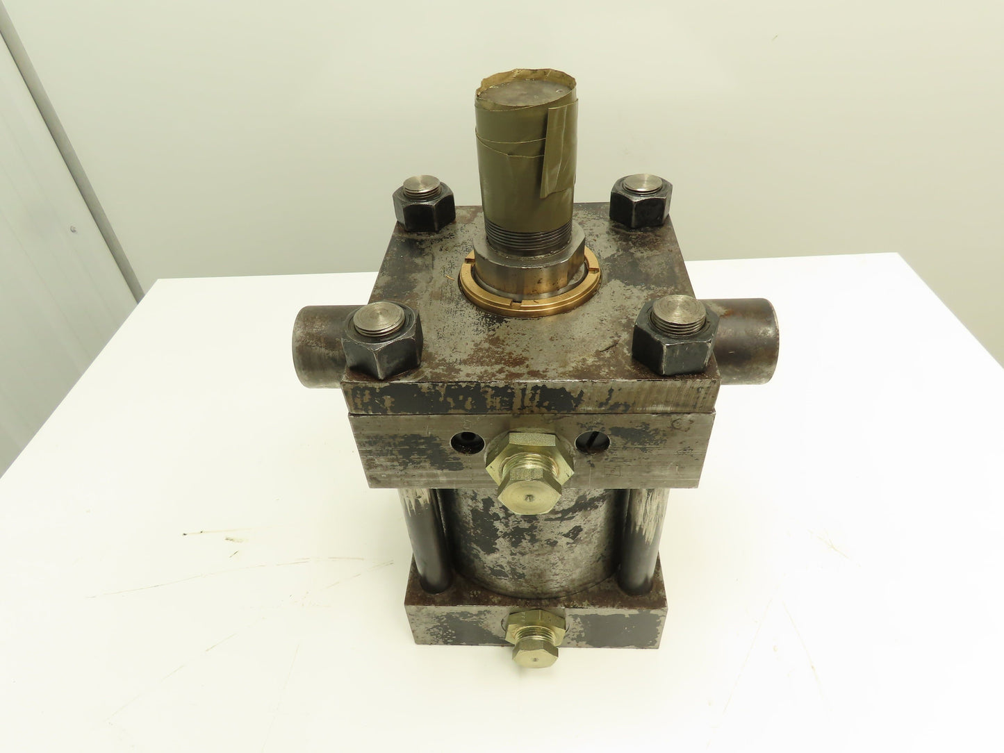 Parker CD2HTS14C 2H Hydraulic Cylinder 7" Bore 3" Stroke 3000 PSI Trunnion Mt