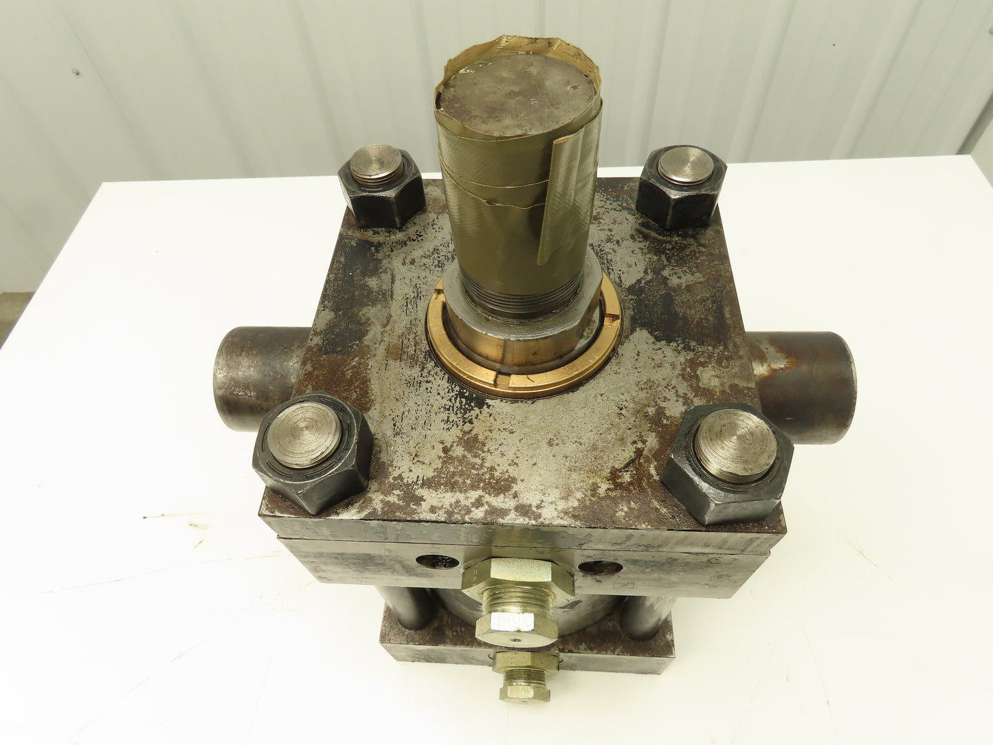 Parker CD2HTS14C 2H Hydraulic Cylinder 7" Bore 3" Stroke 3000 PSI Trunnion Mt