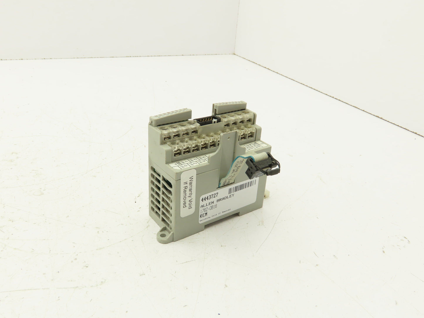 Allen Bradley 1762-OB16 MicroLogix 16pt Output Module 24V Ser A Rev B *No Cover*