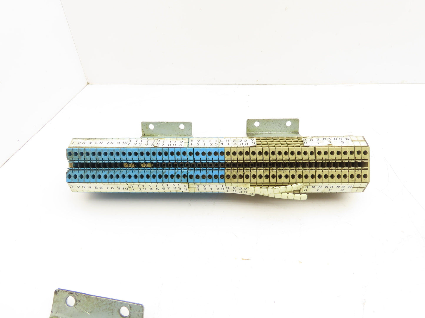 PTR 947-7-1 DIN Rail Terminal Block 24A 800V Lot of 180