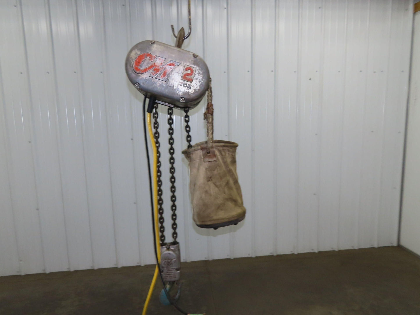 CM Lodestar RR Electric Chain Hoist 2 Ton 16 FPM 27' Lift 575 Volt 3PH