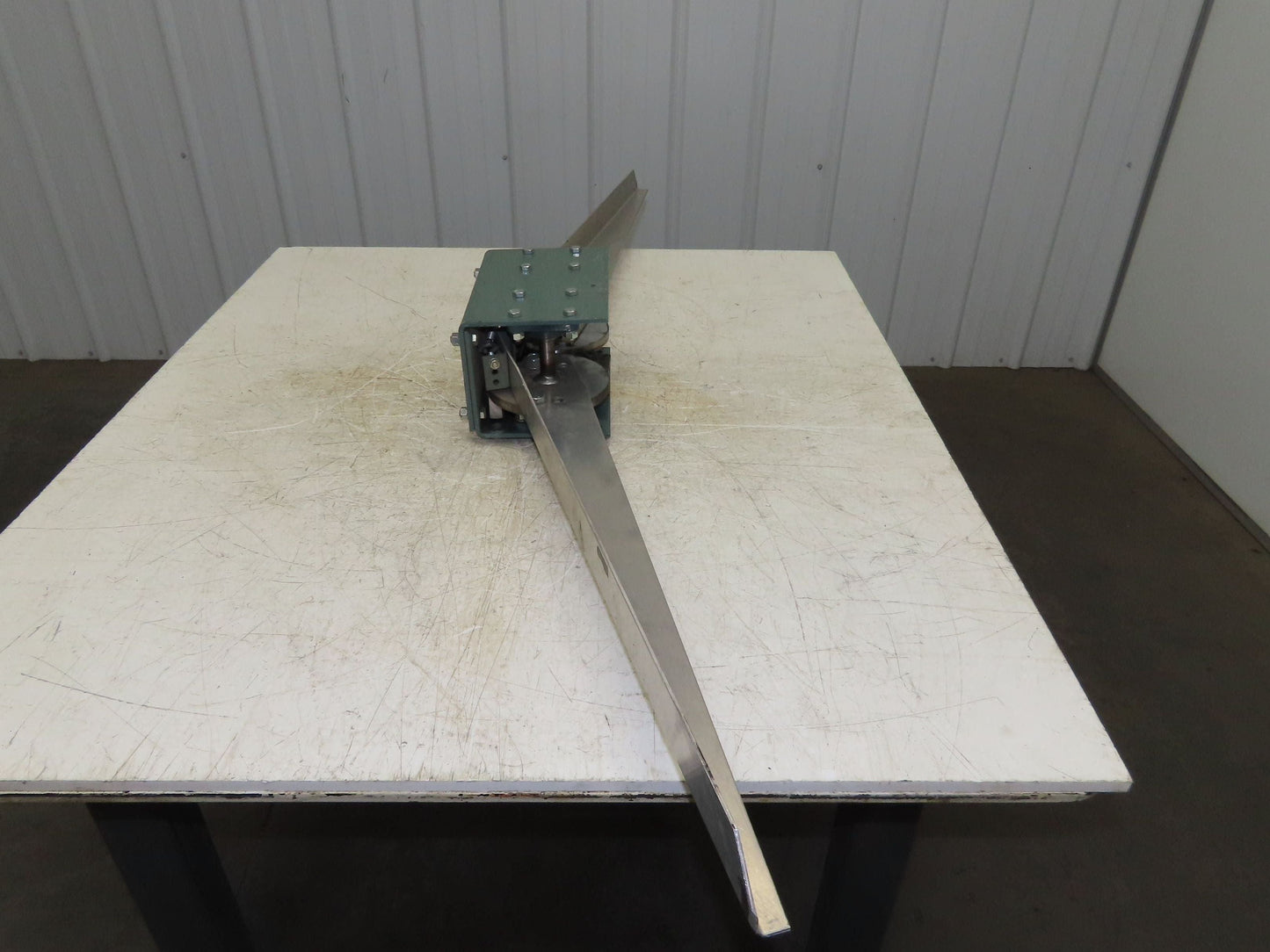 Conveyor Traffic Cop 2-Lane Merge Package Flow Control Swing Arms