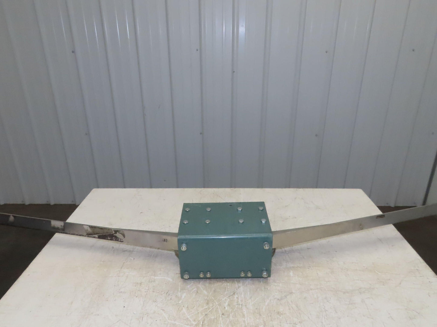 Conveyor Traffic Cop 2-Lane Merge Package Flow Control Swing Arms