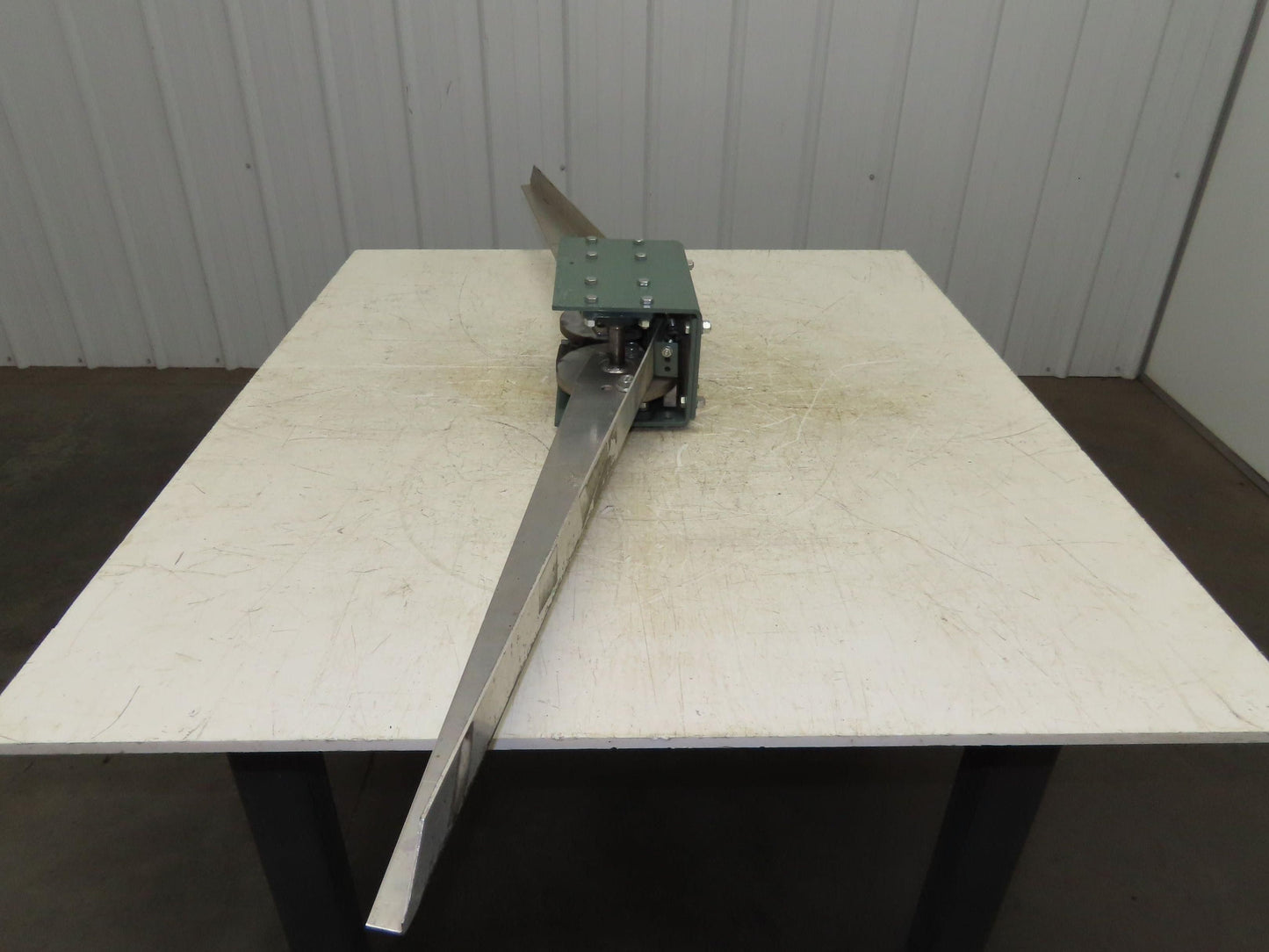 Conveyor Traffic Cop 2-Lane Merge Package Flow Control Swing Arms