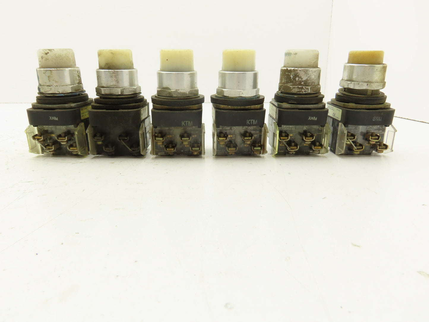 Allen Bradley 800T-PT16 White Illuminated Push Button Switch 30mm Lot of 6