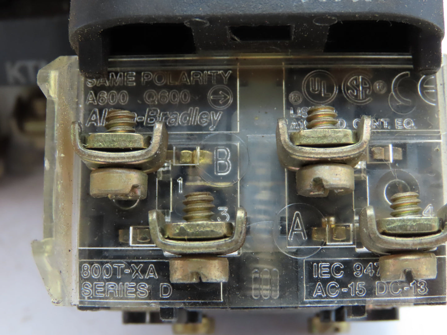 Allen Bradley 800T-PT16 White Illuminated Push Button Switch 30mm Lot of 6
