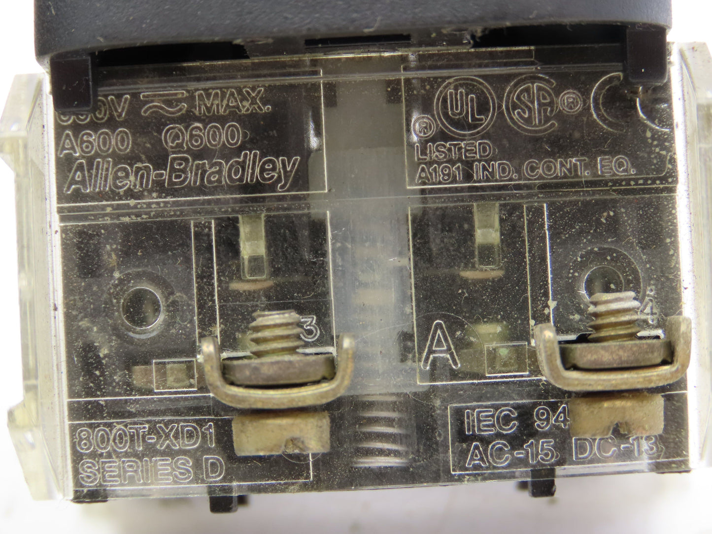 Allen Bradley 800T-QA24GD1 Green Illuminated Push Button 30mm Lot of 2