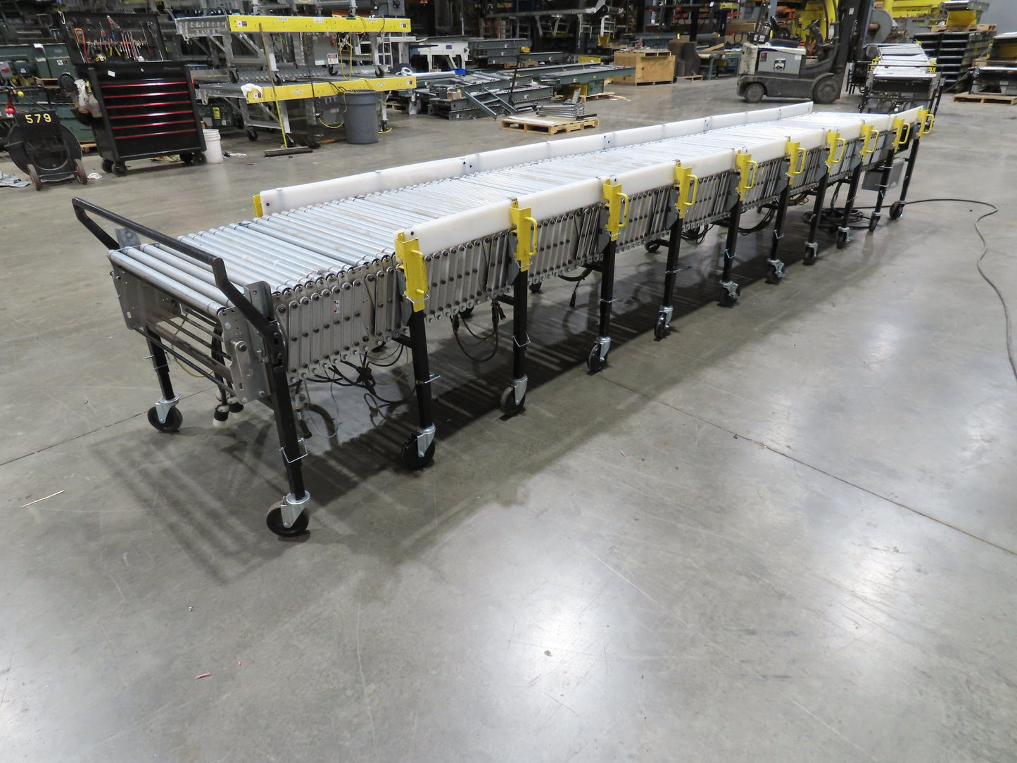 ConveyX 30"x 17'-30' Expandable Powered Roller Flex Conveyor Portable 115V