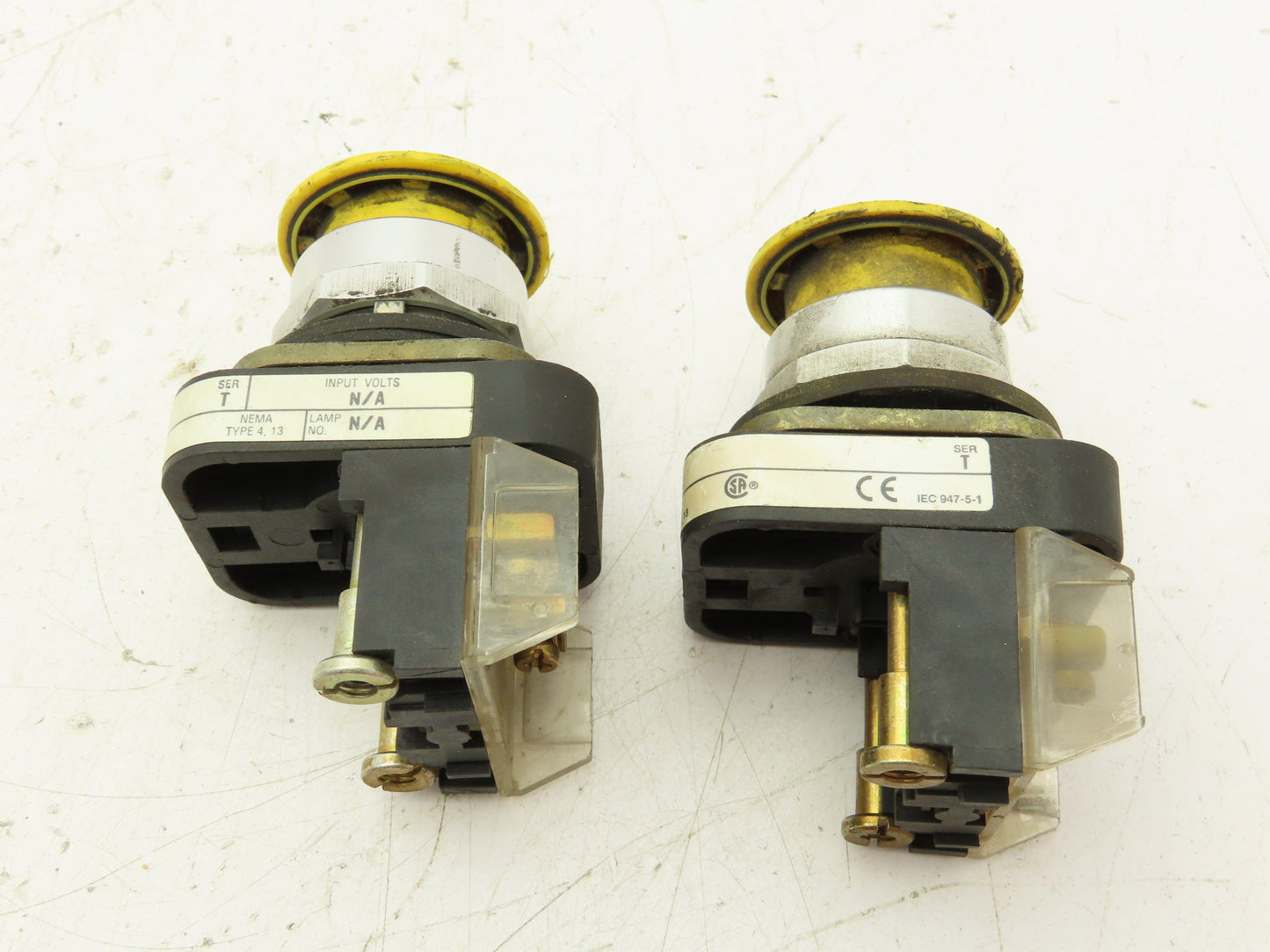 Allen Bradley 800T-FXD4 Yellow Push/Pull Button 30mm Lot of 2
