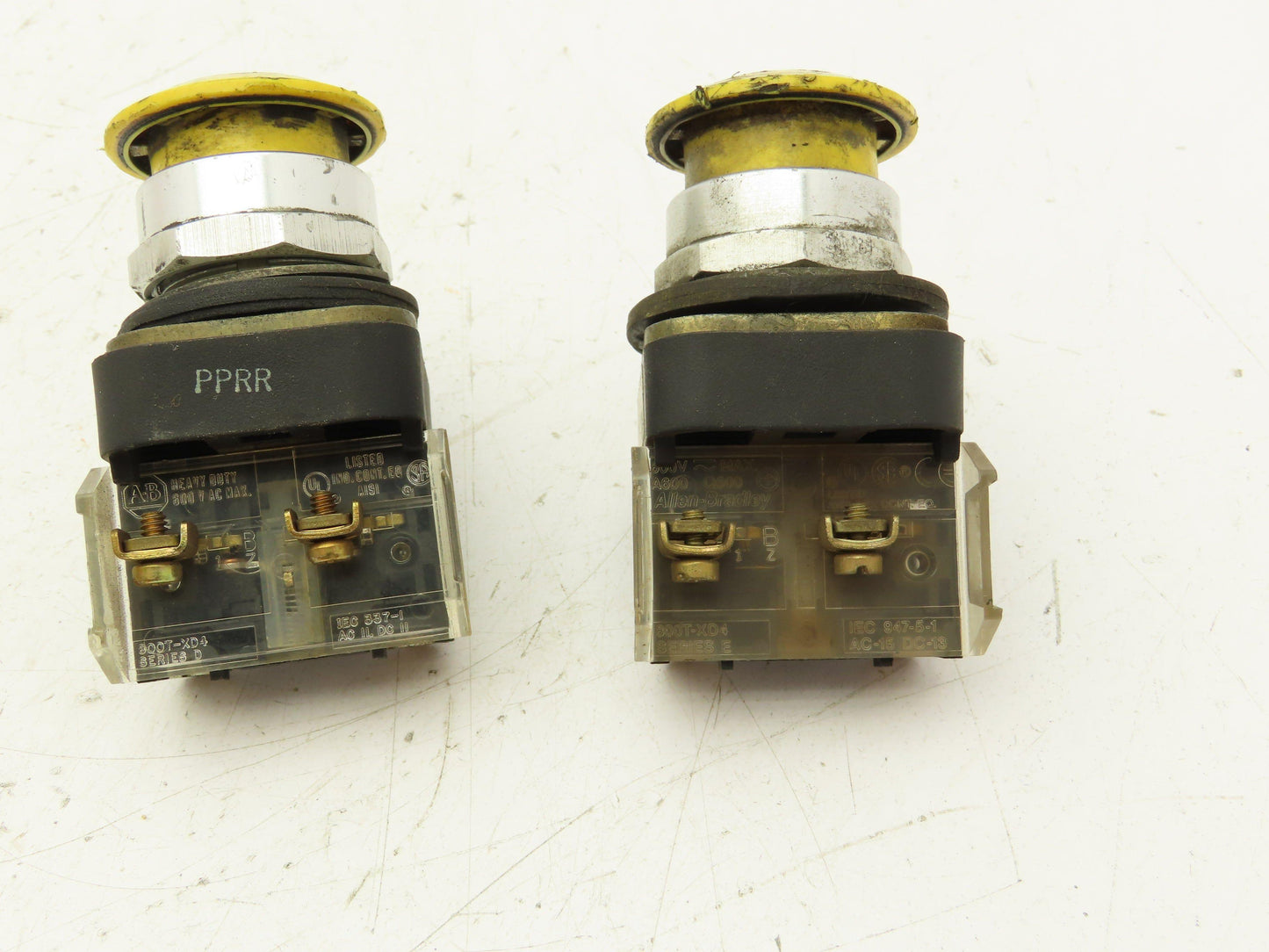Allen Bradley 800T-FXD4 Yellow Push/Pull Button 30mm Lot of 2