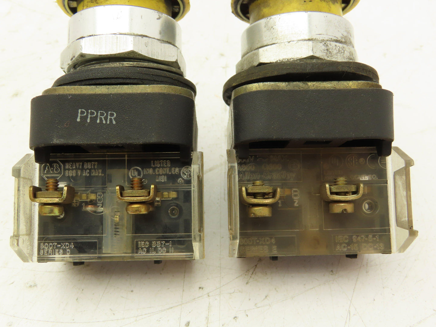 Allen Bradley 800T-FXD4 Yellow Push/Pull Button 30mm Lot of 2