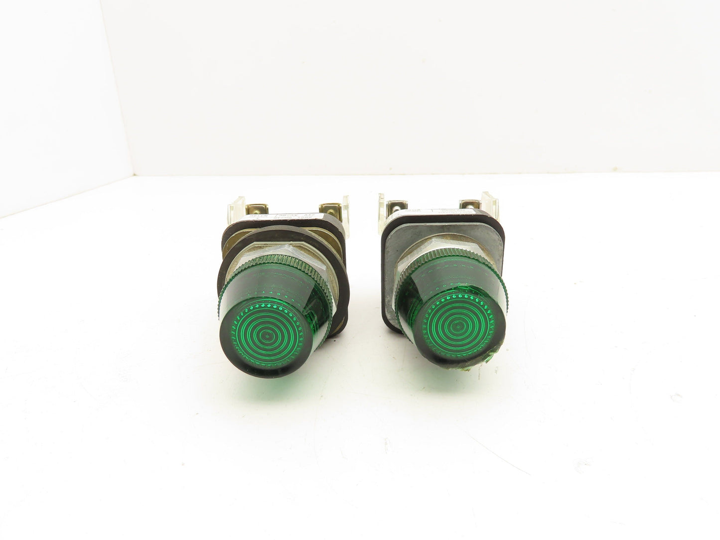 Allen Bradley 800T-QH24G Green Pilot Light 30mm Lot of 2
