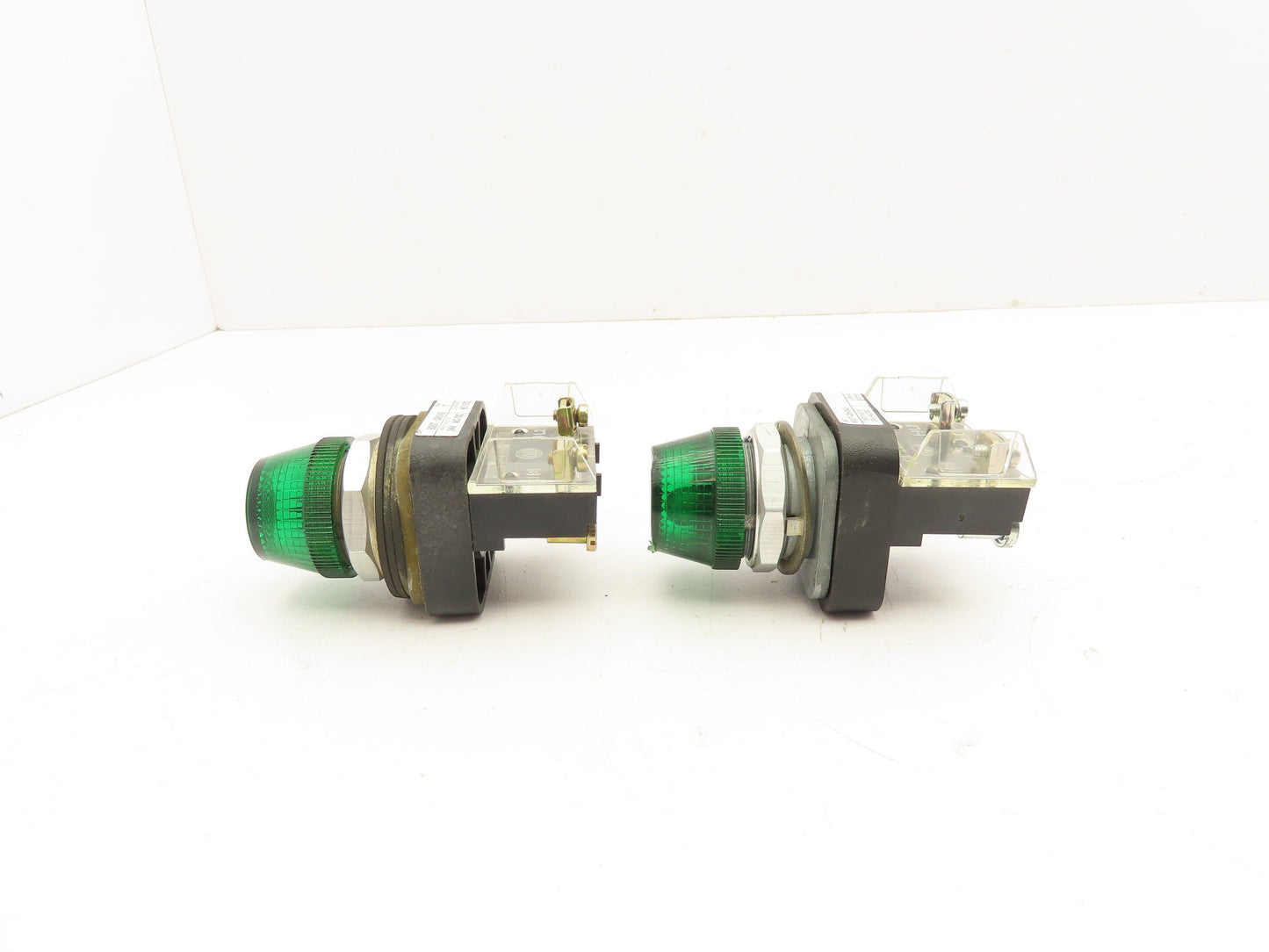 Allen Bradley 800T-QH24G Green Pilot Light 30mm Lot of 2