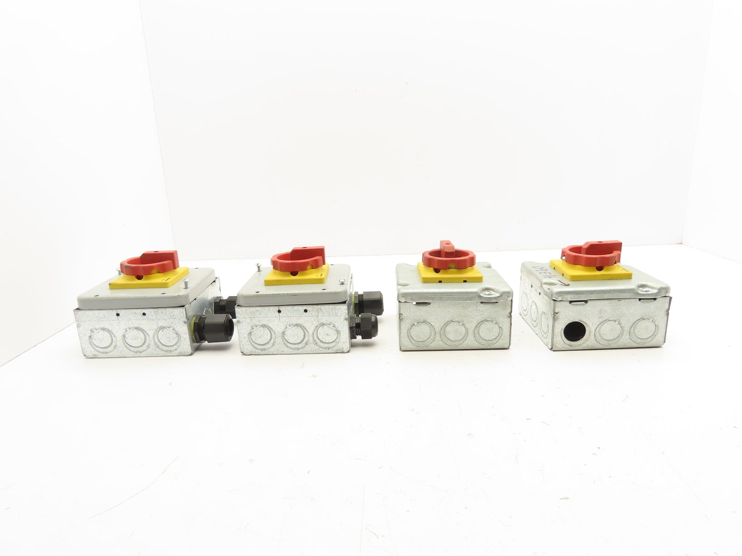 Siemens 3LD2203-OTK53 Rotary Disconnect Switch 2-Gang Steel Outlet Box Lot of 4
