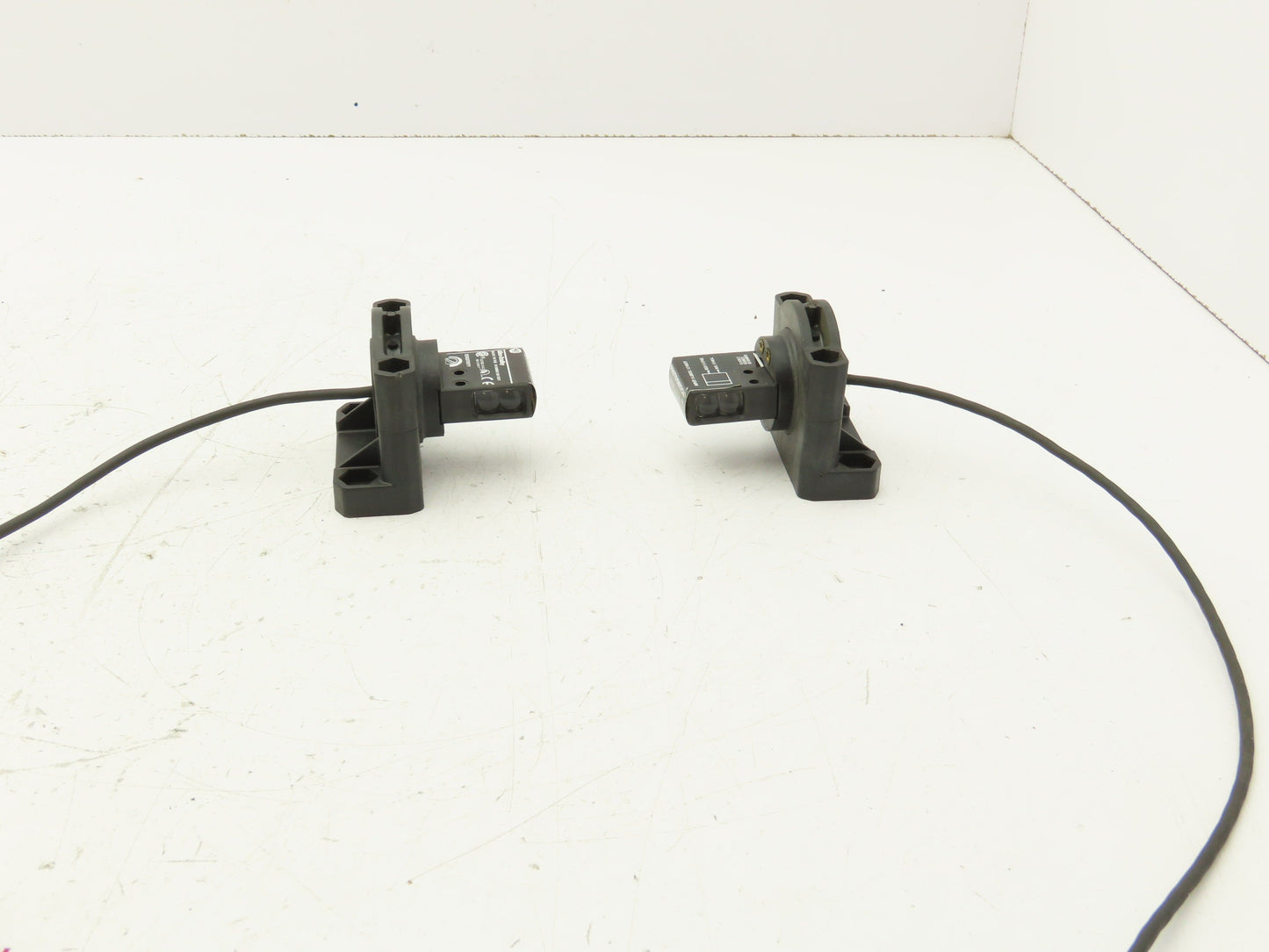 Allen Bradley 42SMR-7110 Photoswitch Trans Beam Receiver Source Ser B