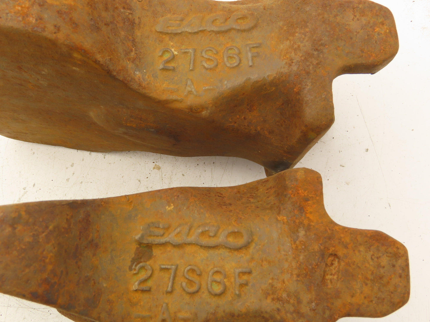 Esco 27S6F Excavator Bucket Teeth Green -No Lock Pins  Lot of 2