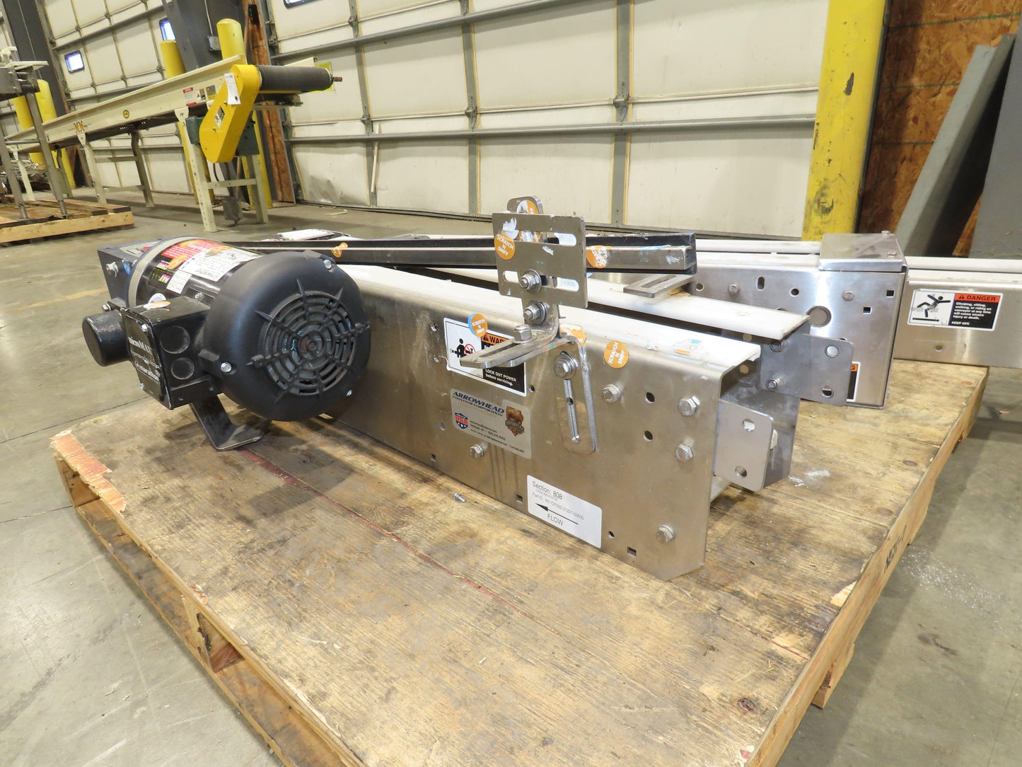 Arrowhead 7.5" Tabletop Belt Stainless Bottle Conveyor 11' 6"L 460V Drive