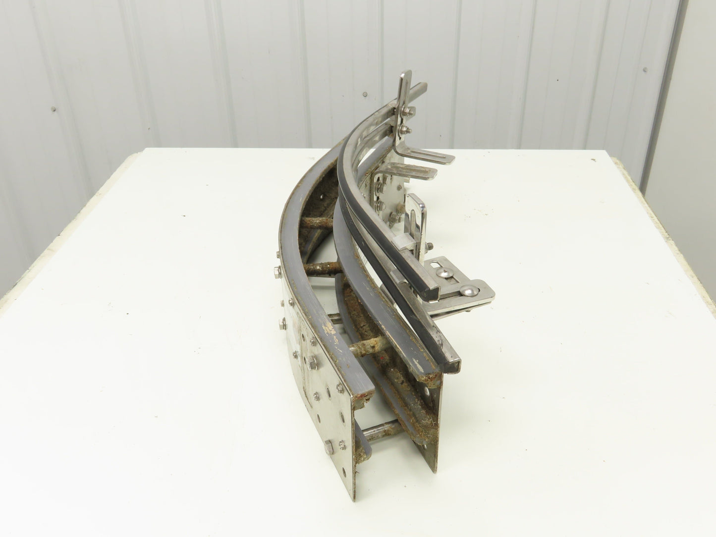 Arrowhead 3.25" Tabletop Belt Stainless Bottle Conveyor 45° Curve Section 26"