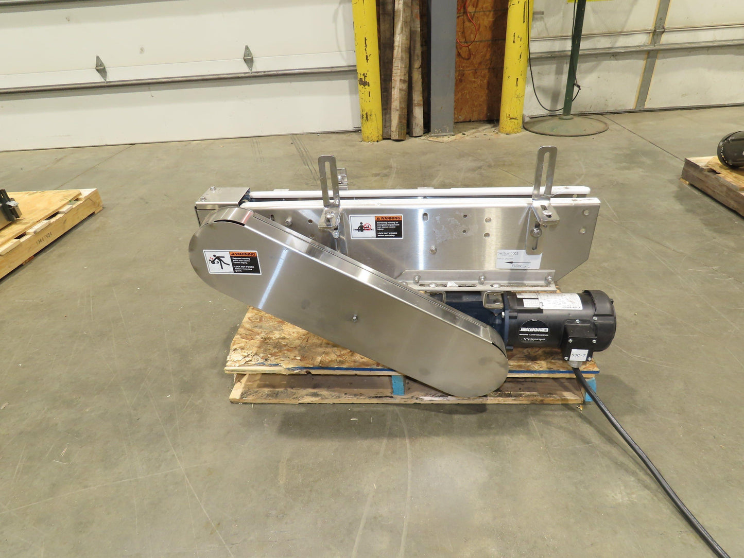 Arrowhead 3.25" Tabletop Belt Stainless Bottle Conveyor 36" Chain Drive 460V 3PH