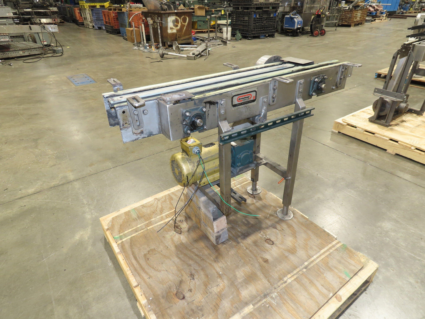 Arrowhead 3.25" Tabletop Stainless Bottle Conveyor 3-Belt Transfer 48" Drive 3PH