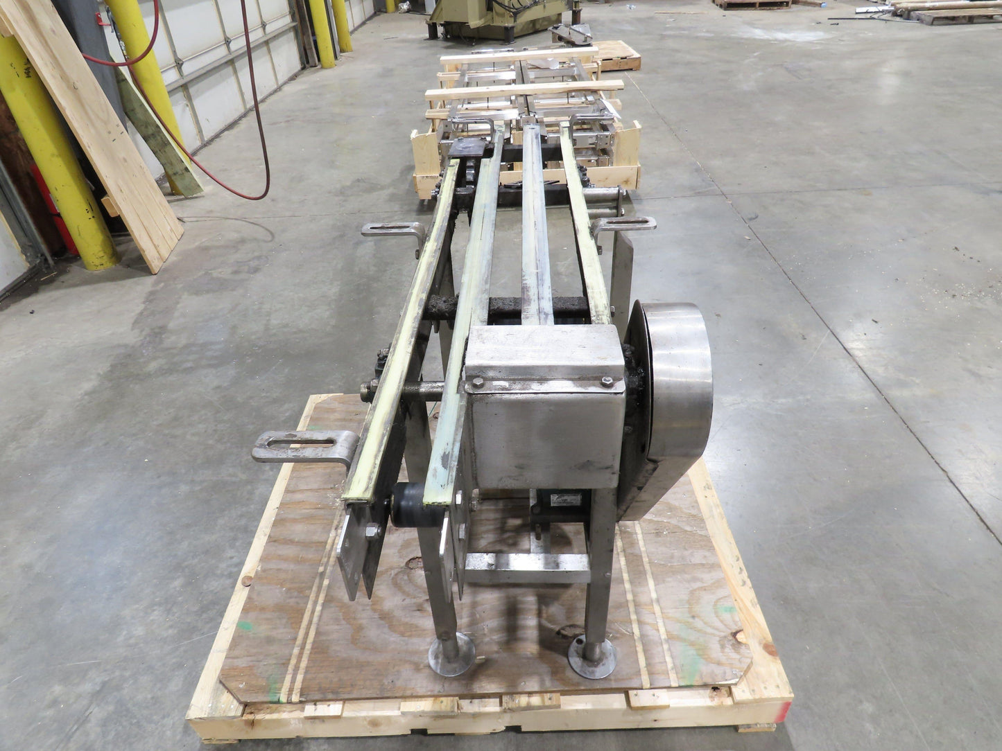 Arrowhead 3.25" Tabletop Stainless Bottle Conveyor 3-Belt Transfer 48" Drive 3PH
