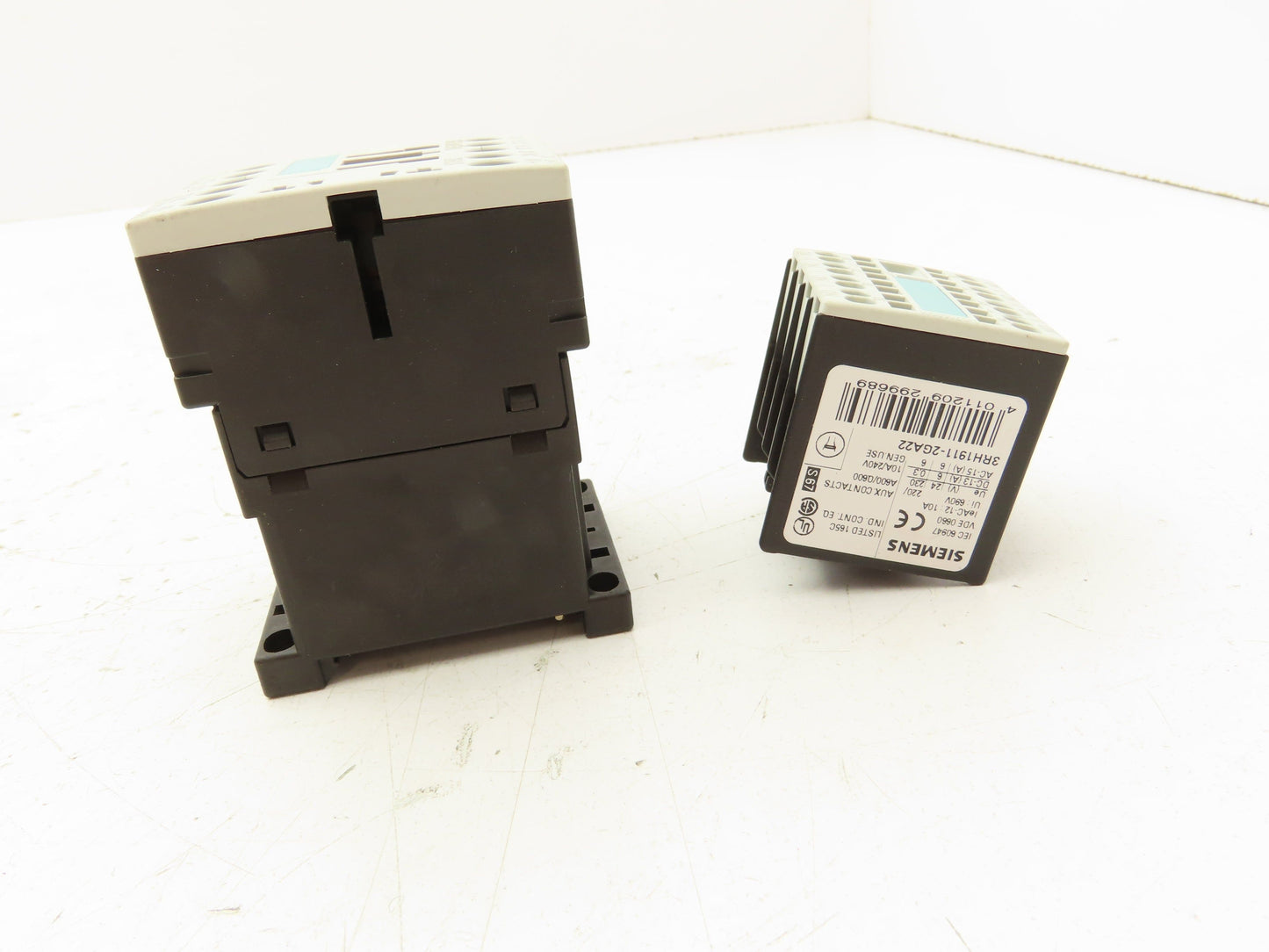 Siemens 3RT1017-1BB42 Contactor Auxiliary Contact Block 20A 600V