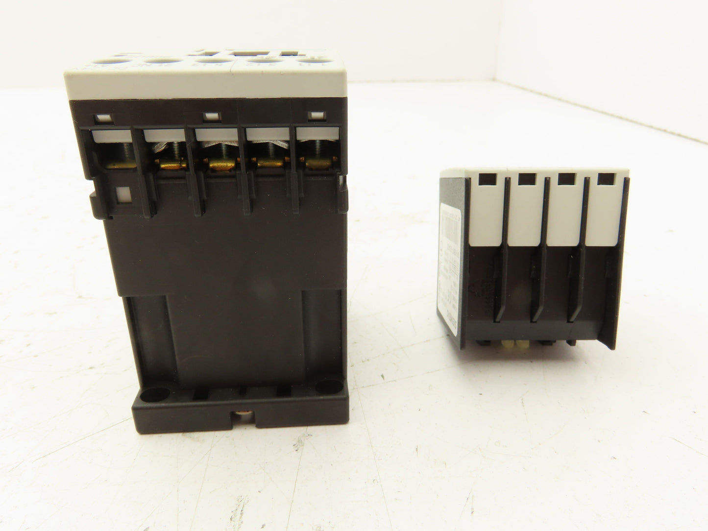 Siemens 3RT1017-1BB42 Contactor Auxiliary Contact Block 20A 600V