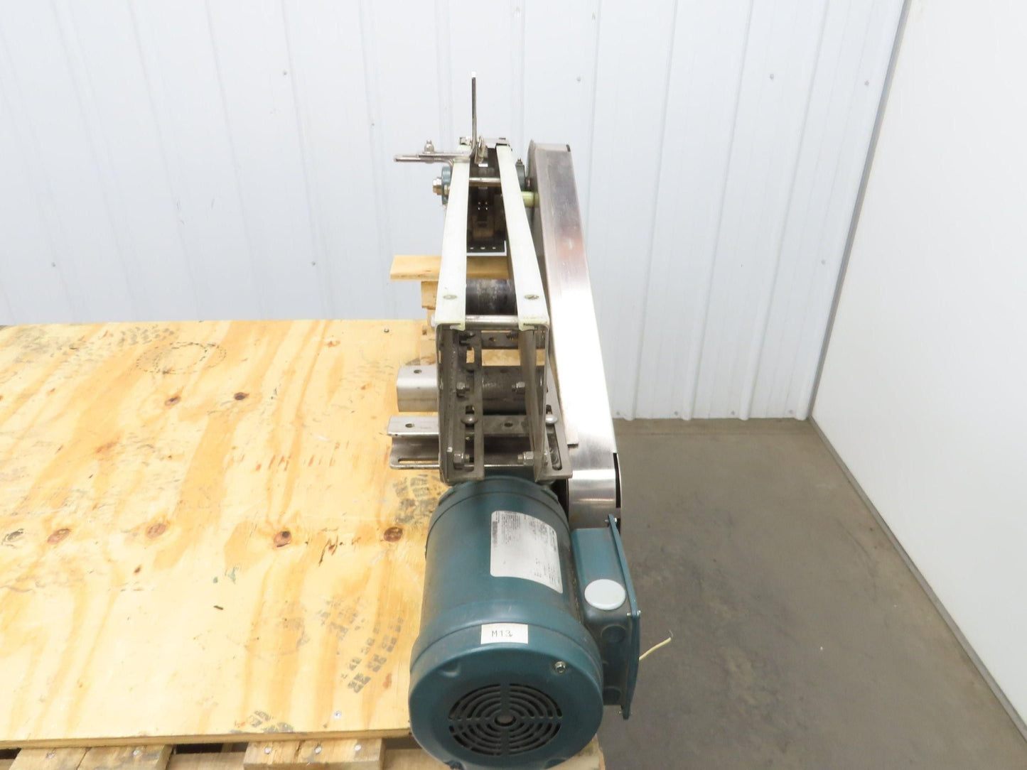 Arrowhead 3.25" Tabletop Belt Stainless Bottle Conveyor 36" Chain Drive 460V 3PH