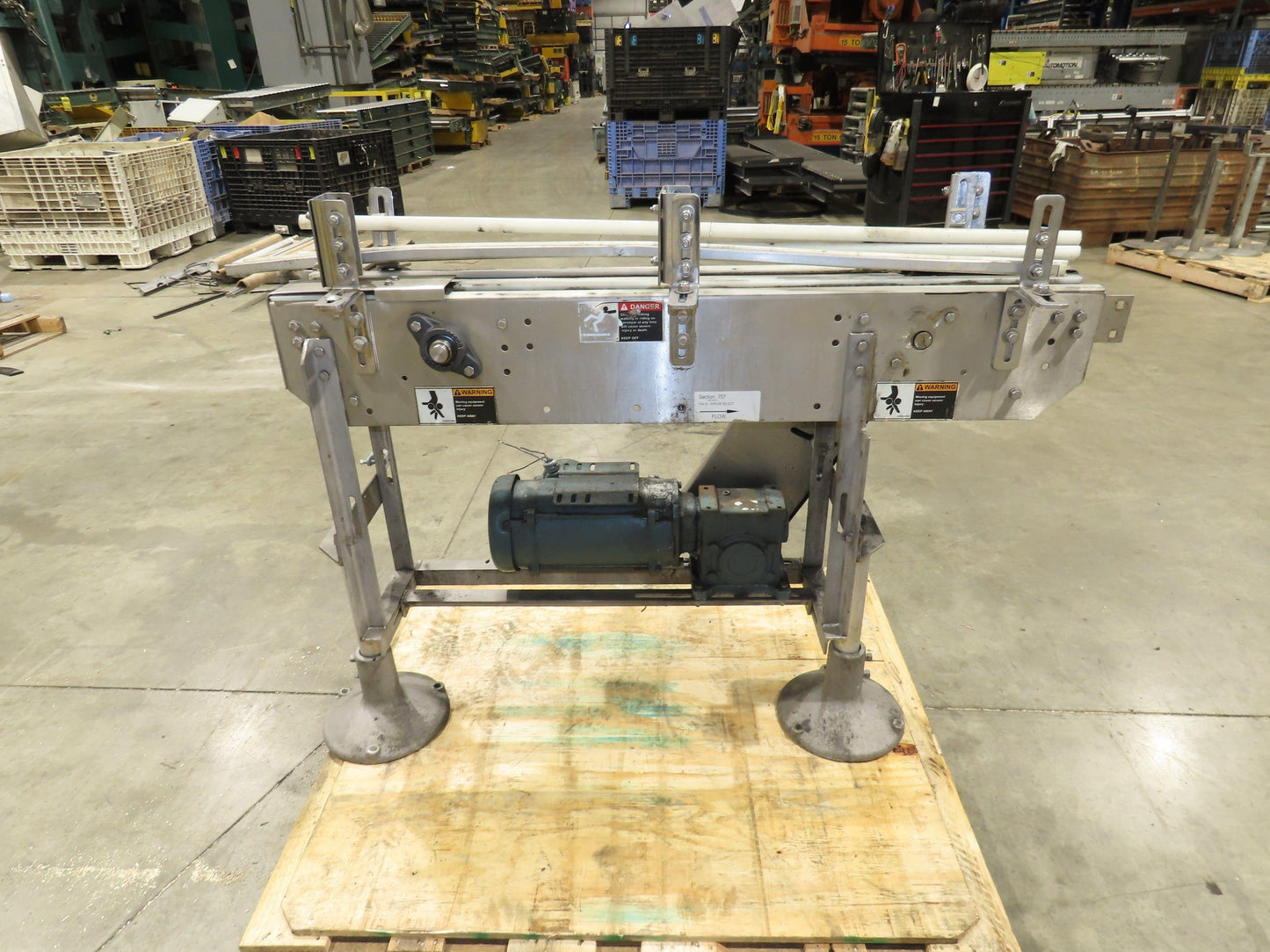 Arrowhead 3.25" Tabletop Stainless Bottle Conveyor 2-Belt Transfer 48" Drive