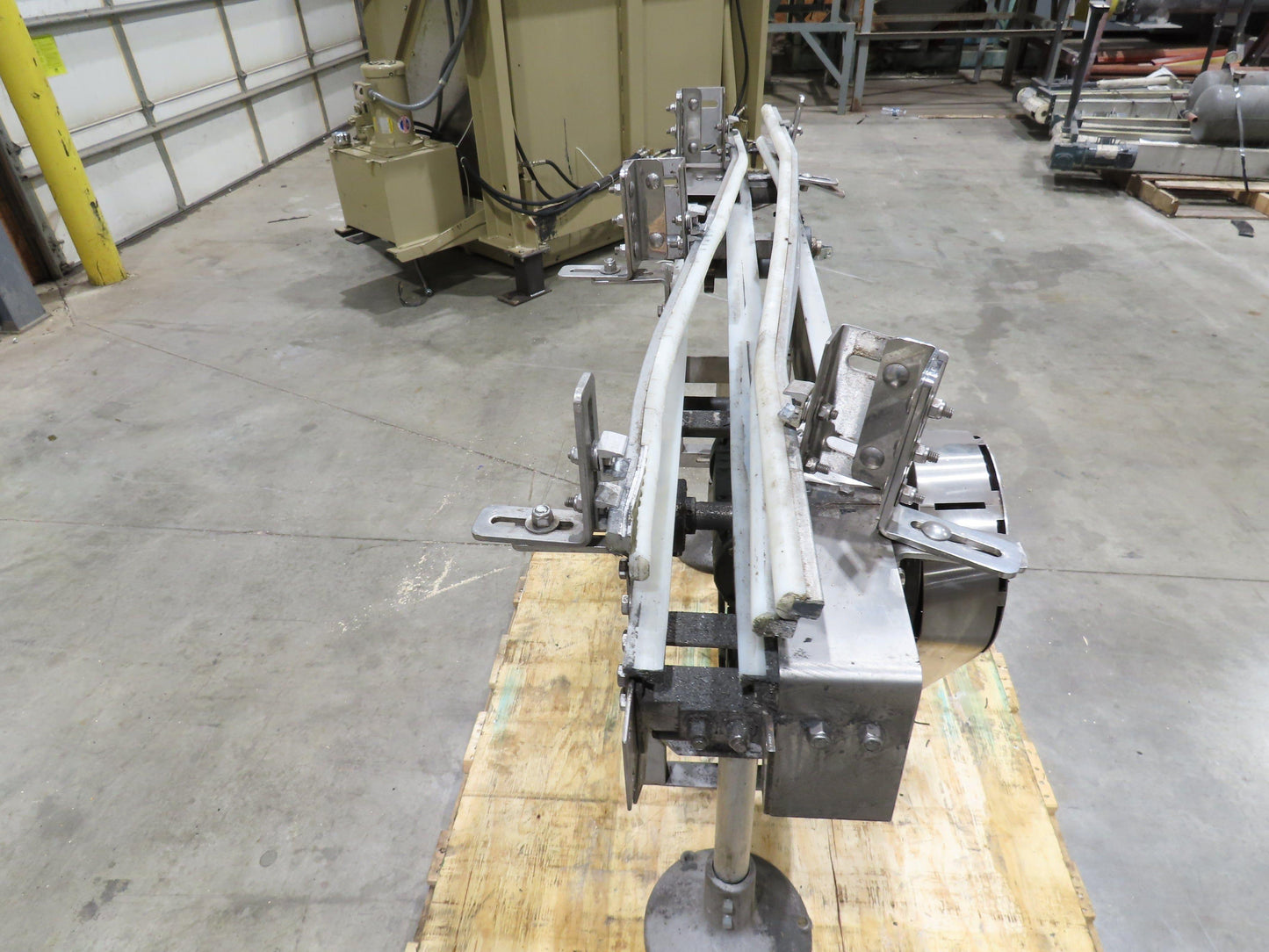 Arrowhead 3.25" Tabletop Stainless Bottle Conveyor 2-Belt Transfer 48" Drive