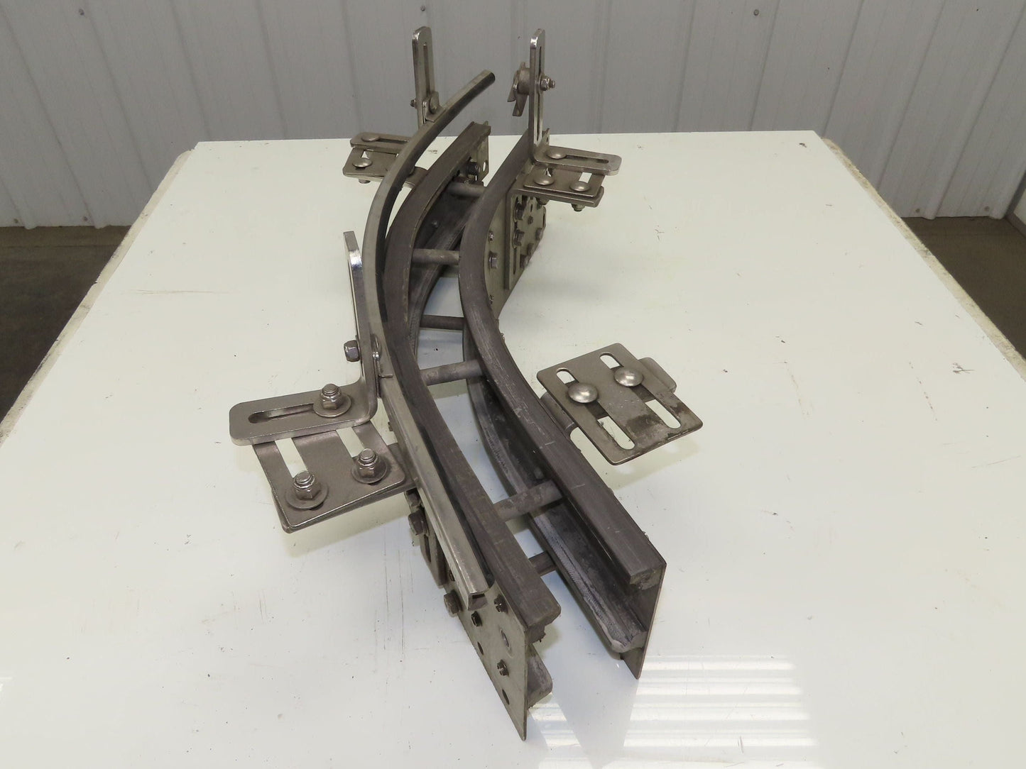 Arrowhead 3.25" Tabletop Belt Stainless Bottle Conveyor 45° Curve 26"L x 5-5/8"H
