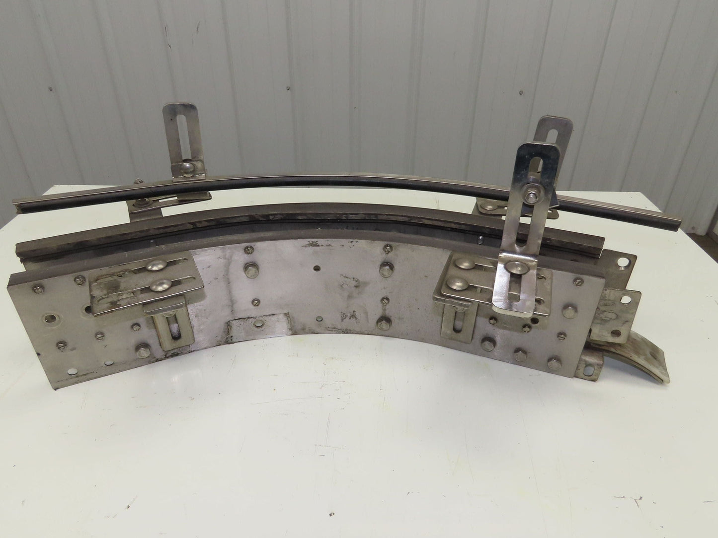 Arrowhead 3.25" Tabletop Belt Stainless Bottle Conveyor 45° Curve 26"L x 5-5/8"H
