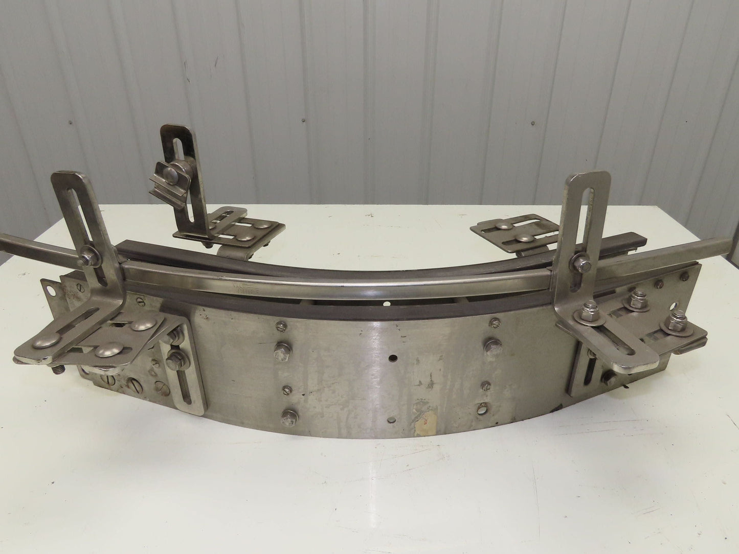 Arrowhead 3.25" Tabletop Belt Stainless Bottle Conveyor 45° Curve 26"L x 5-5/8"H