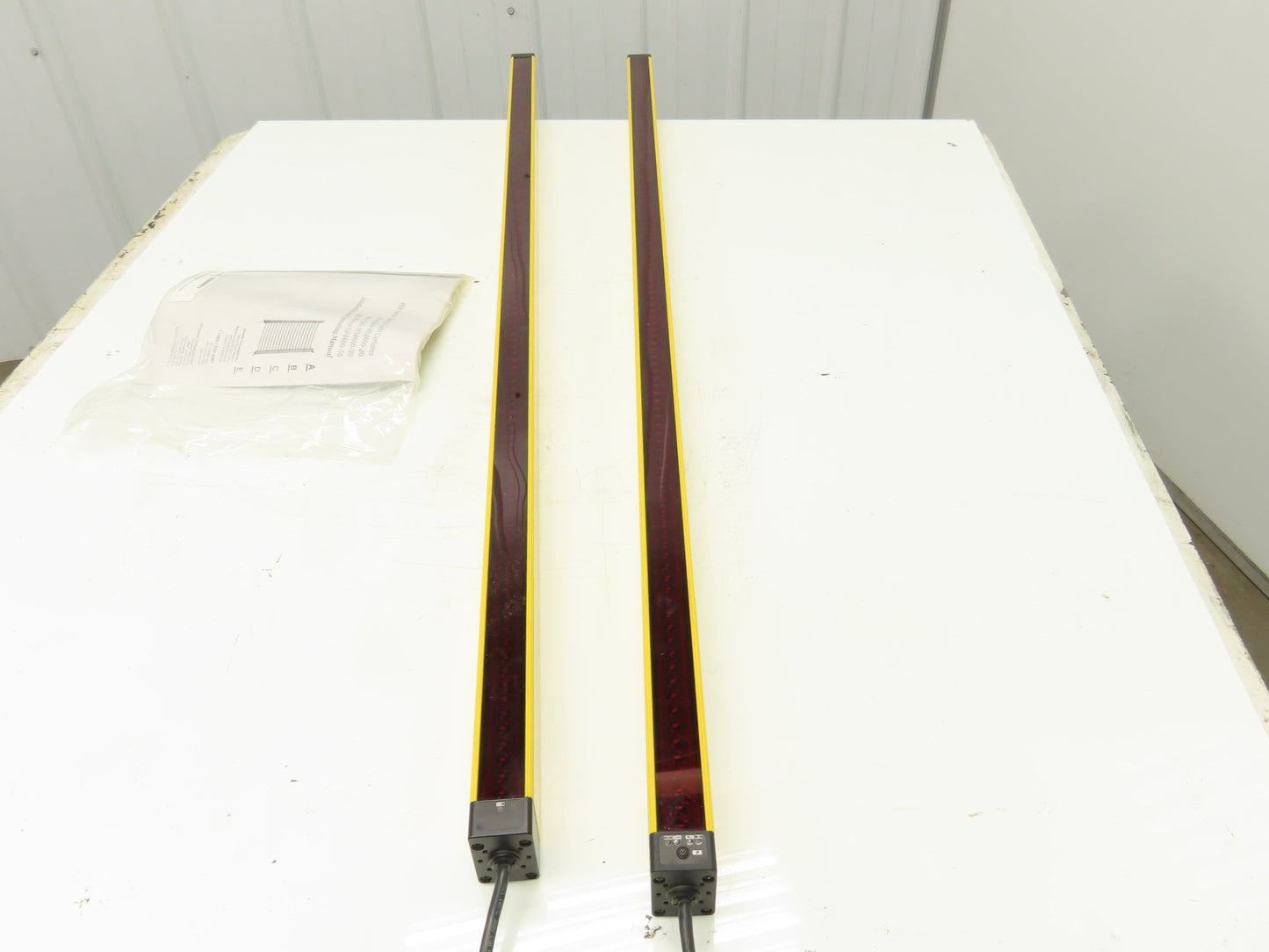 STI MS46-20-1215-R-FP Safety Light Curtain Transmitter/Receiver Set 48"