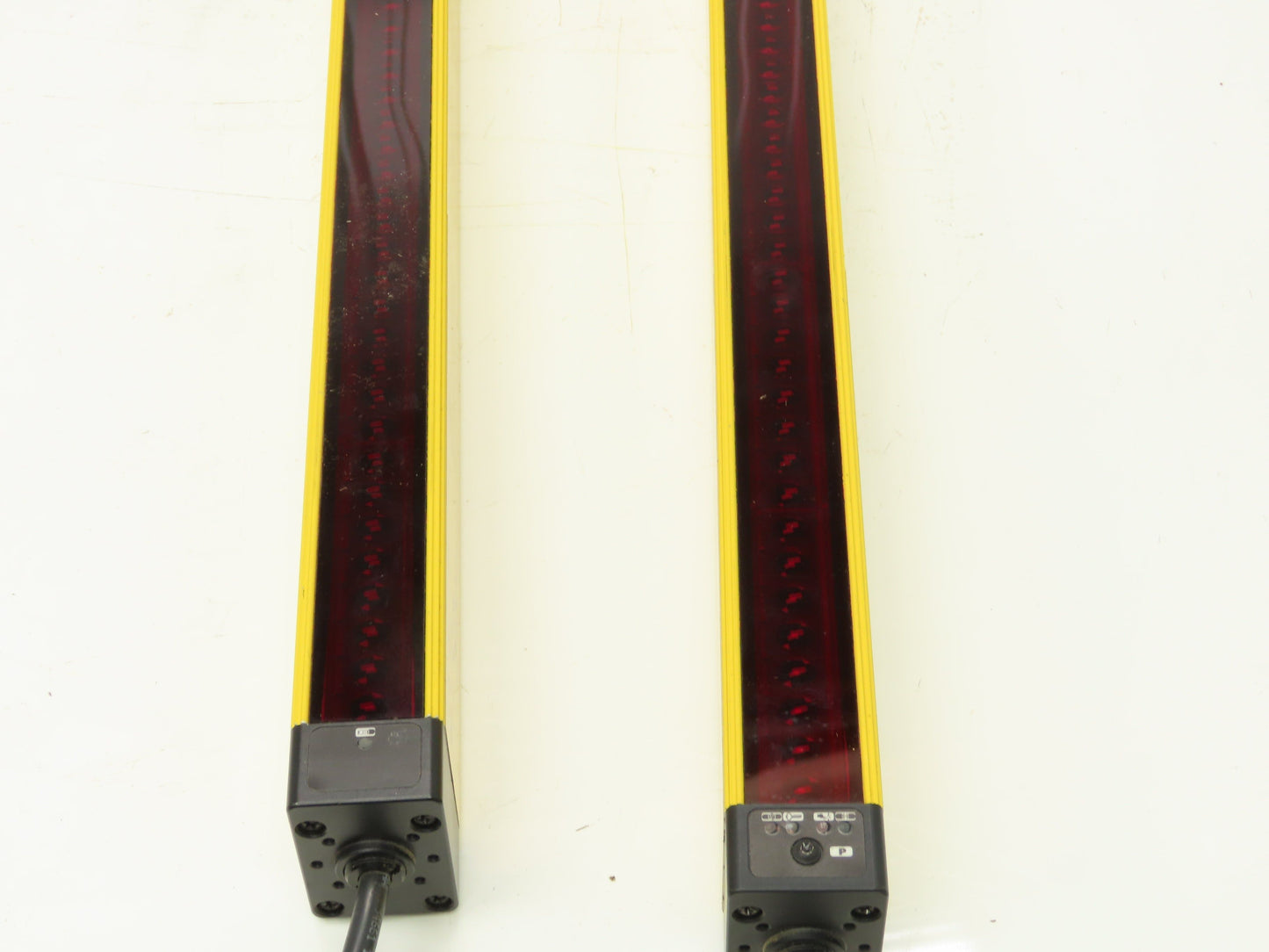 STI MS46-20-1215-R-FP Safety Light Curtain Transmitter/Receiver Set 48"