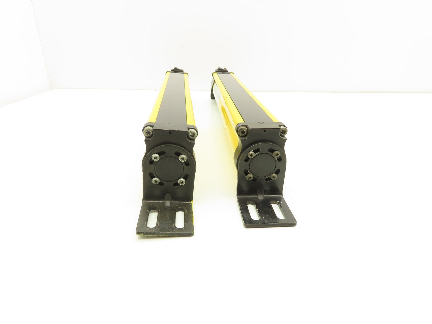 Allen Bradley R4K0320YD Safety Light Curtain Transmitter/Receiver Set 320mm