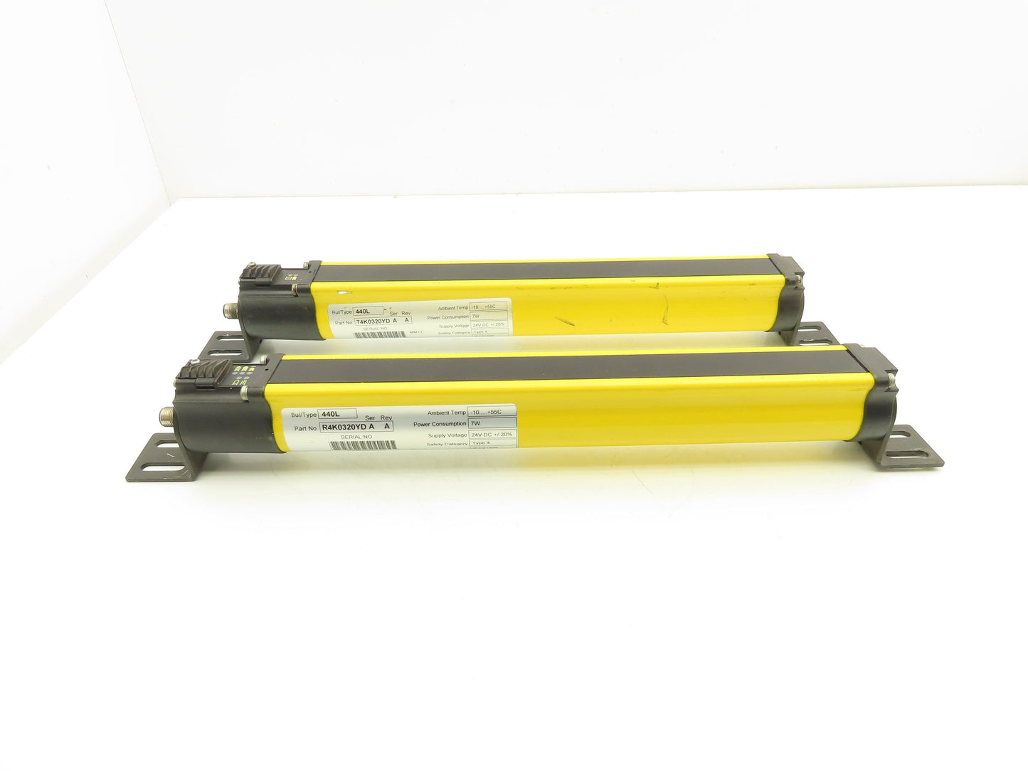 Allen Bradley R4K0320YD Safety Light Curtain Transmitter/Receiver Set 320mm