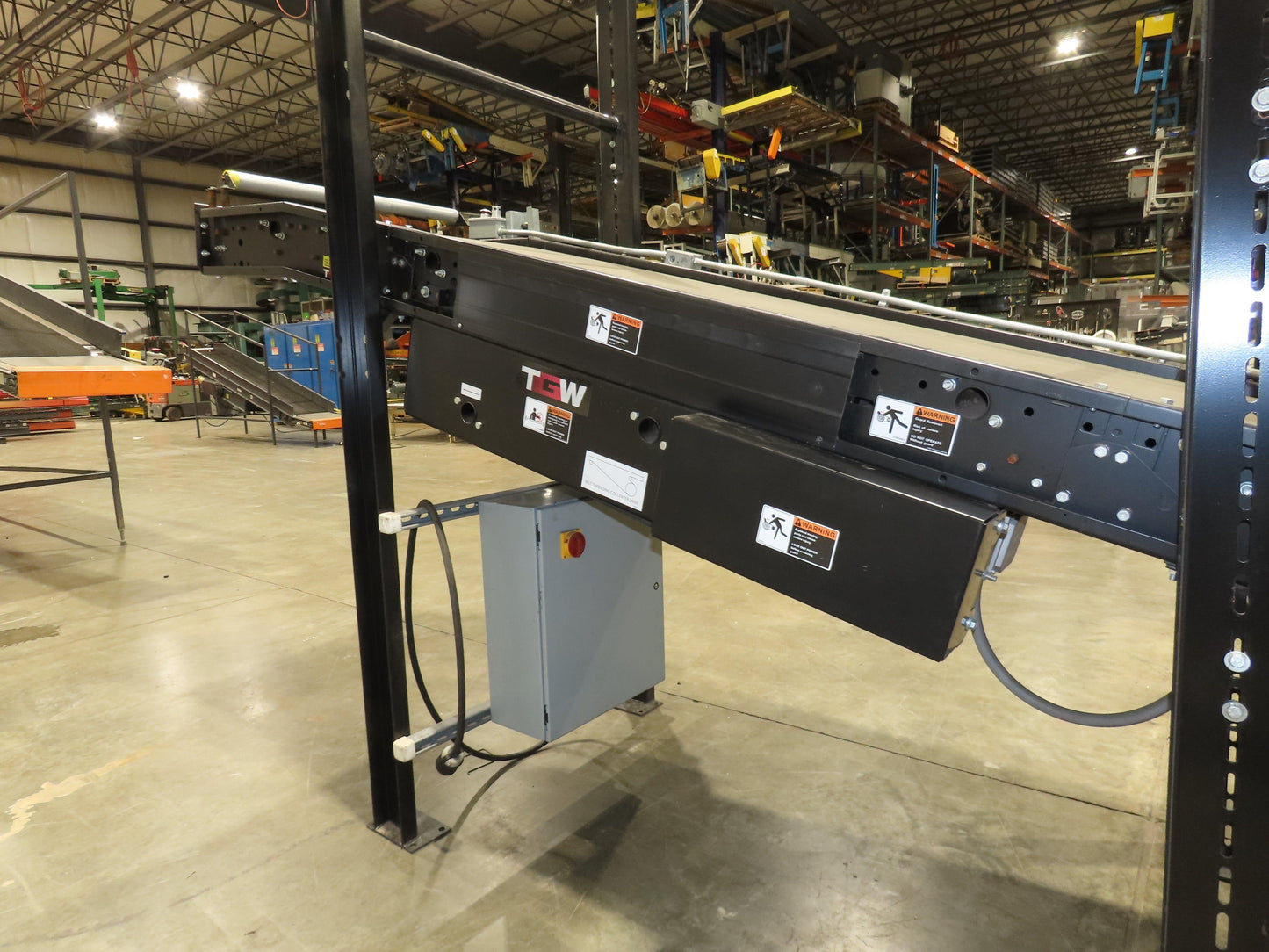 TGW CRUZ Incline Slider Bed 34" Belt Conveyor Variable Speed Drive 460V 17' 8"L