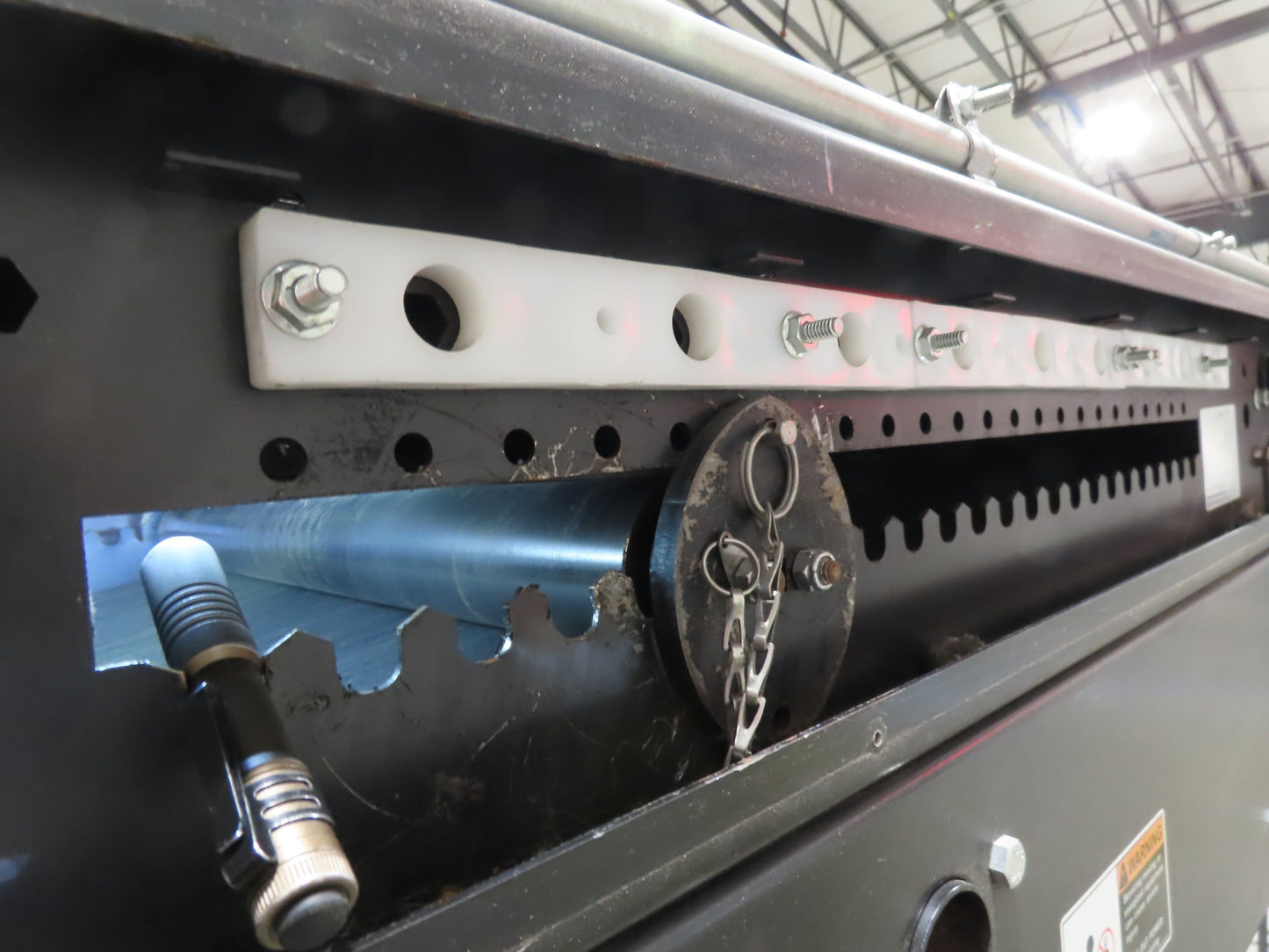 TGW CRUZ Incline Slider Bed 28" Belt Conveyor Variable Speed Drive 460V 17' 8"L