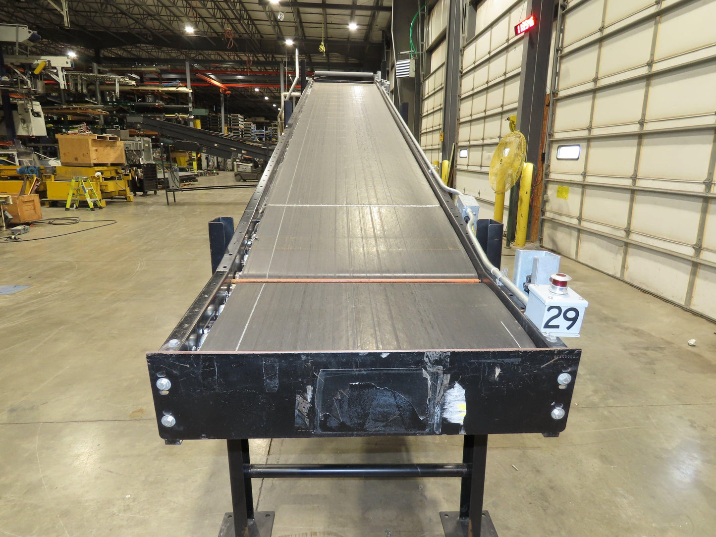 TGW CRUZ Incline Slider Bed 28" Belt Conveyor Variable Speed Drive 460V 17' 8"L