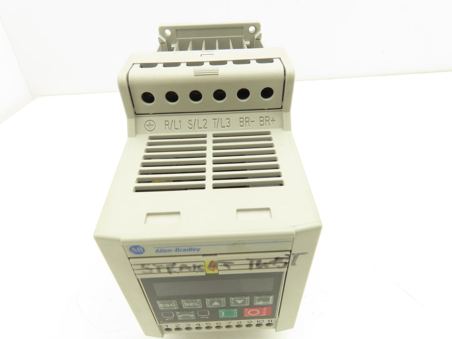 Allen Bradley 160-AA03NSF1 Variable Speed AC Drive VFD .75HP 240V 1PH Input