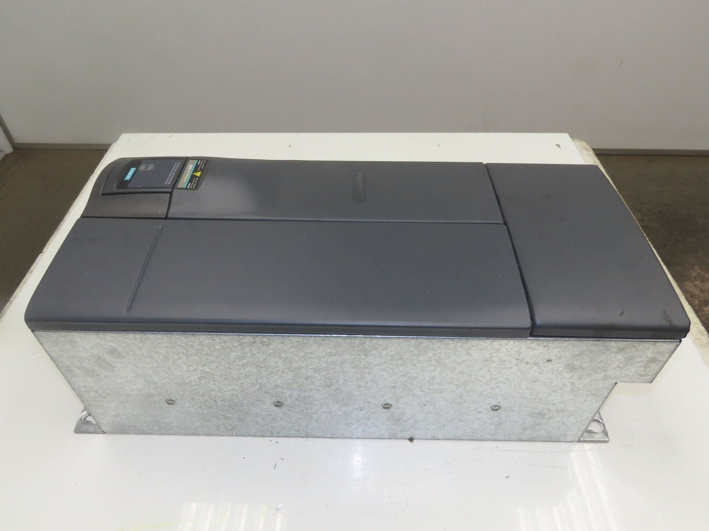 Siemens 6SE6440-2UD33-0EA1 MicroMaster 440 VFD AC Drive 460V 40Hp 30kw