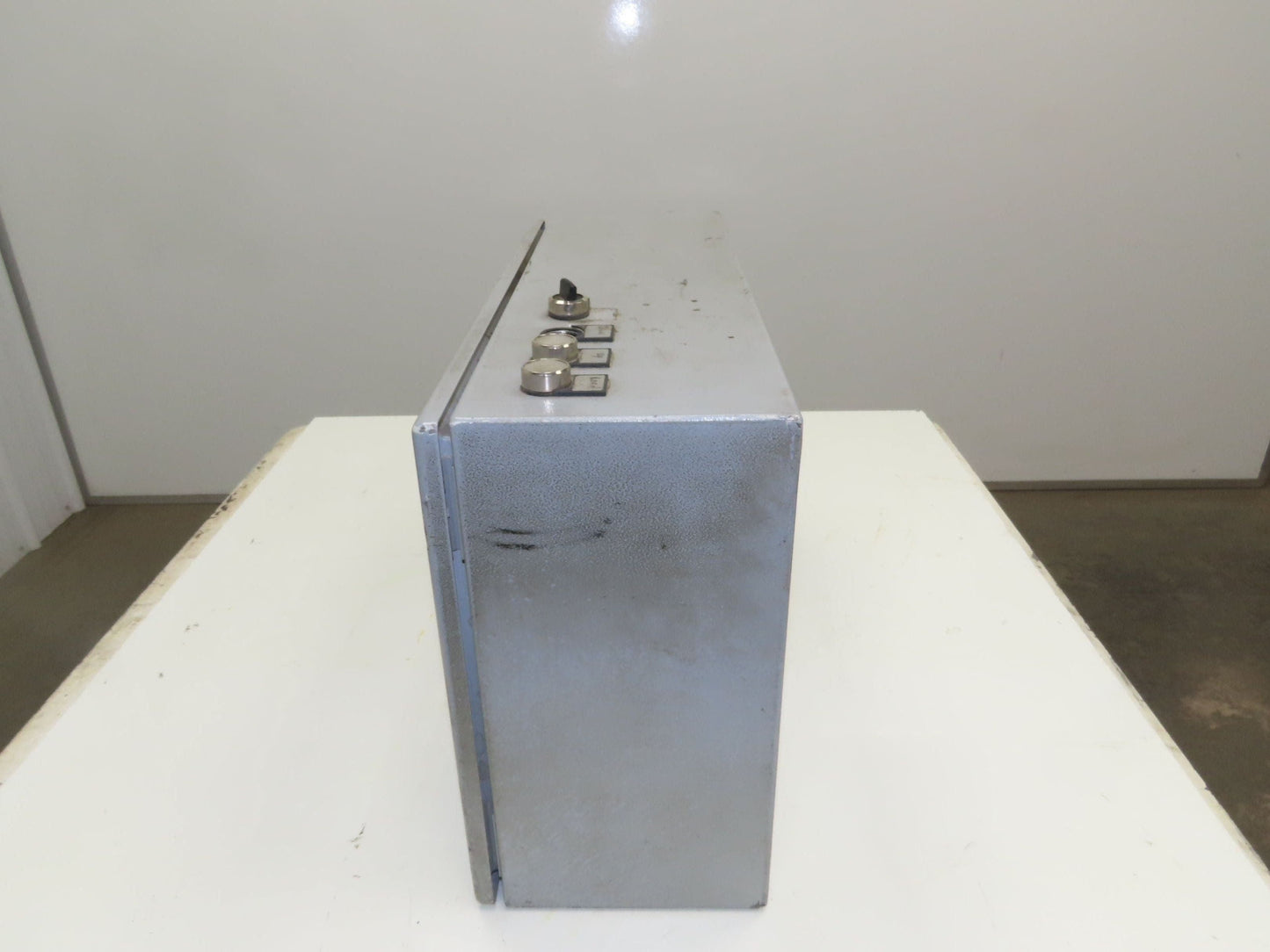 Rittal AE1039 Steel Electrical Enclosure with Backplate 380x600x200mm 15x24x8"
