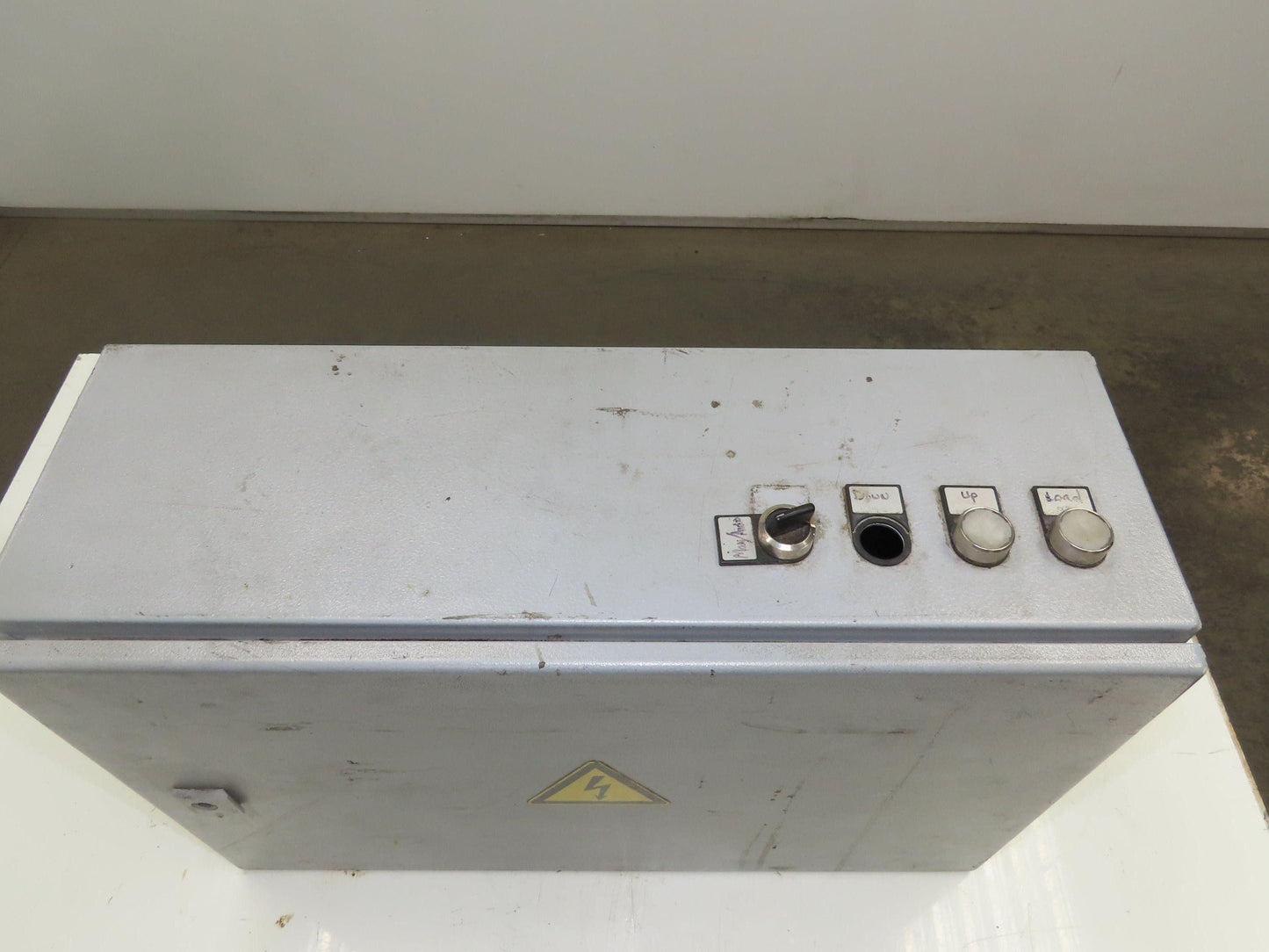Rittal AE1039 Steel Electrical Enclosure with Backplate 380x600x200mm 15x24x8"
