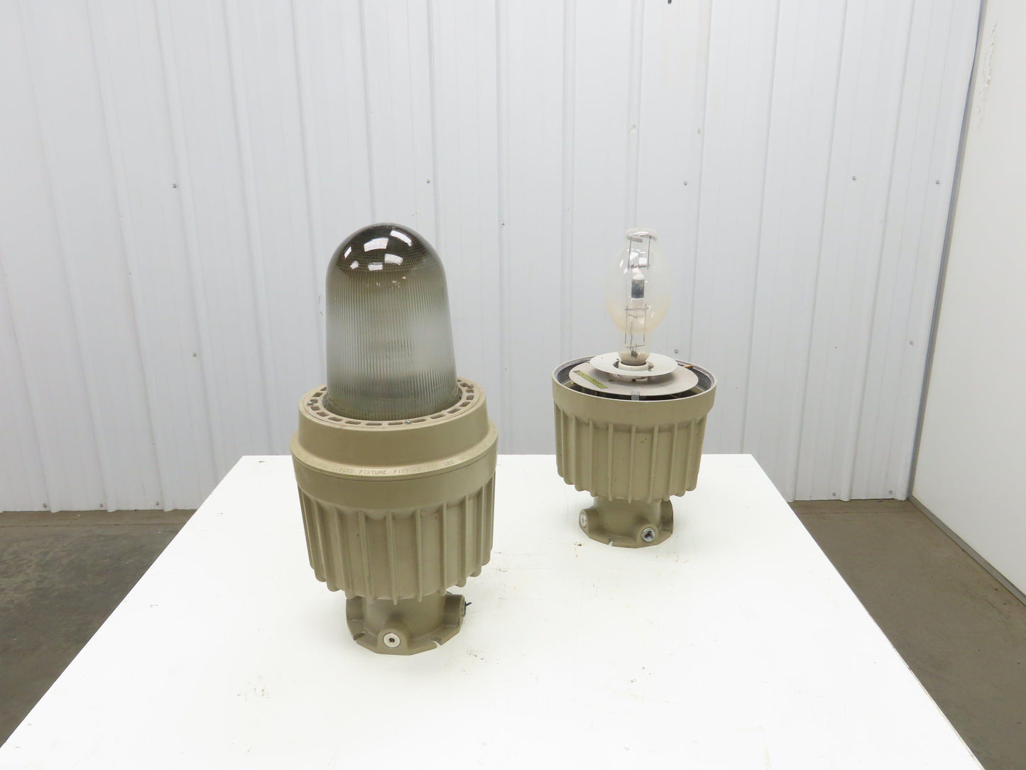 Hubbell Killark EZH400 HID Metal Halide Light 400W Explosion Proof Lot of 2