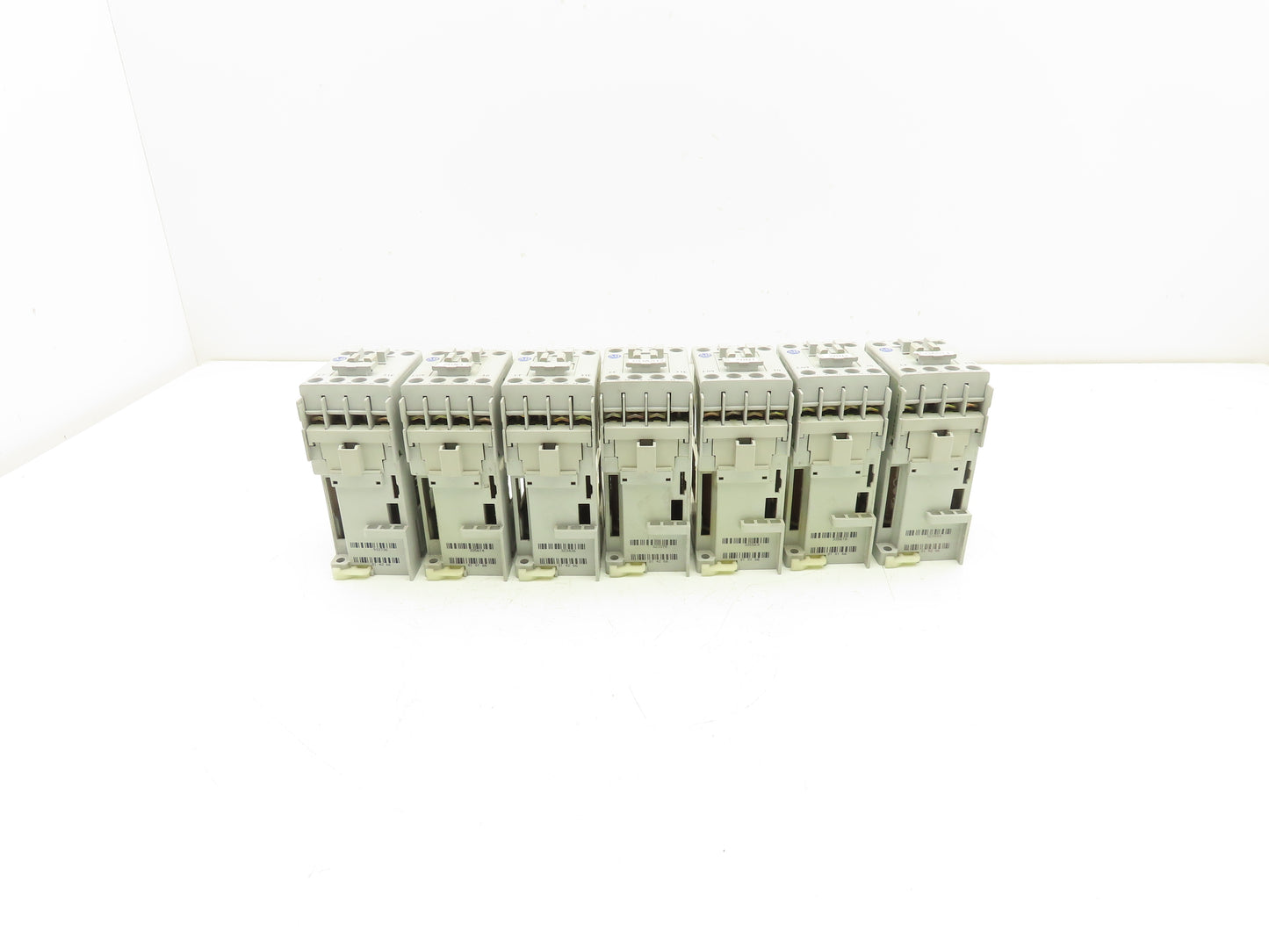 Allen Bradley 700-CF310Z* IEC Control Relay Contactor 24V Coil Lot of 7