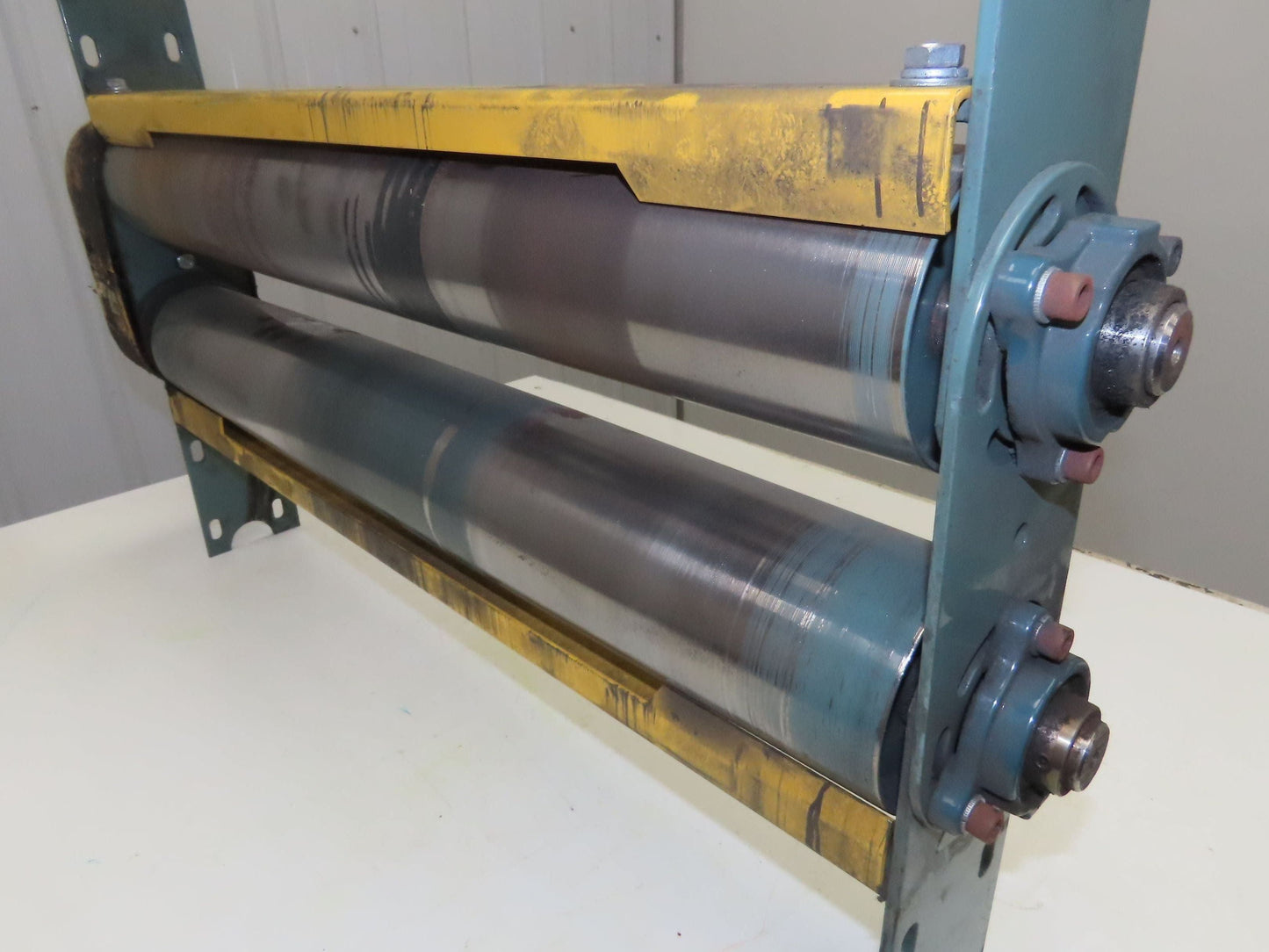 Hytrol 30" Belt Conveyor Flat to Incline Feeder Transition Pulley Chain Drive